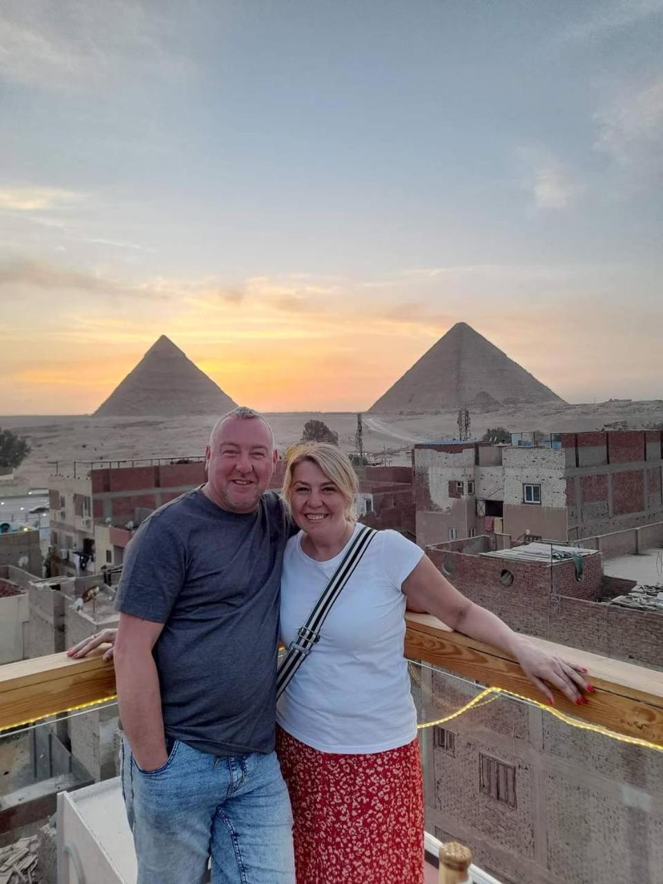 Paradise Pyramids View Apartment