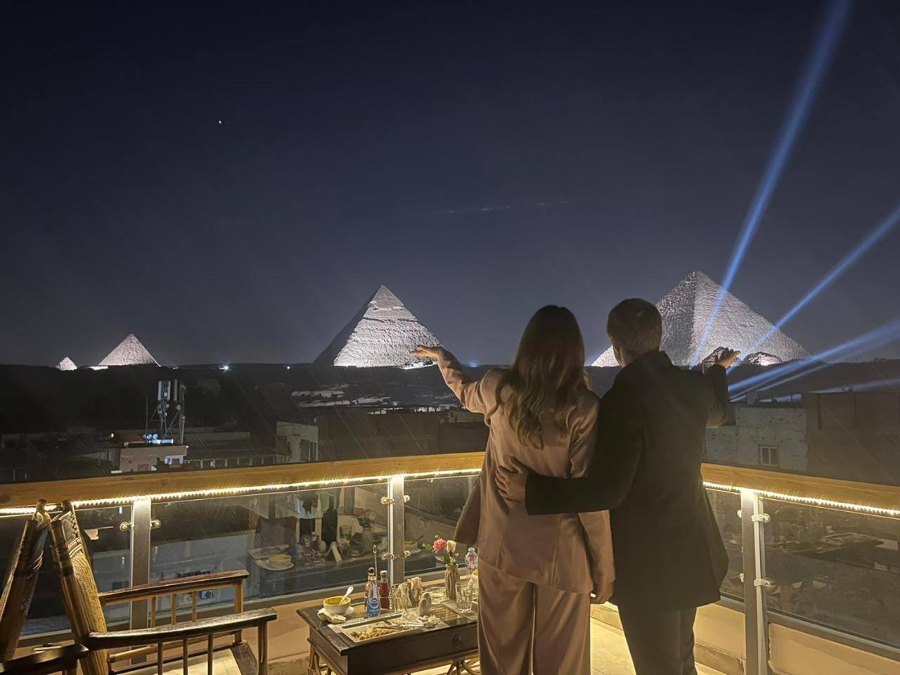 Apartment Paradise Pyramids View