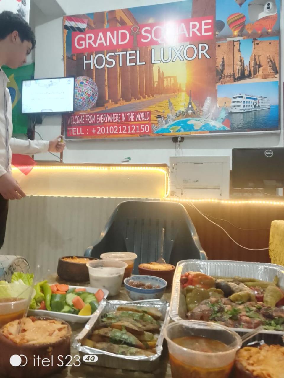 Grand Square Hostel *
