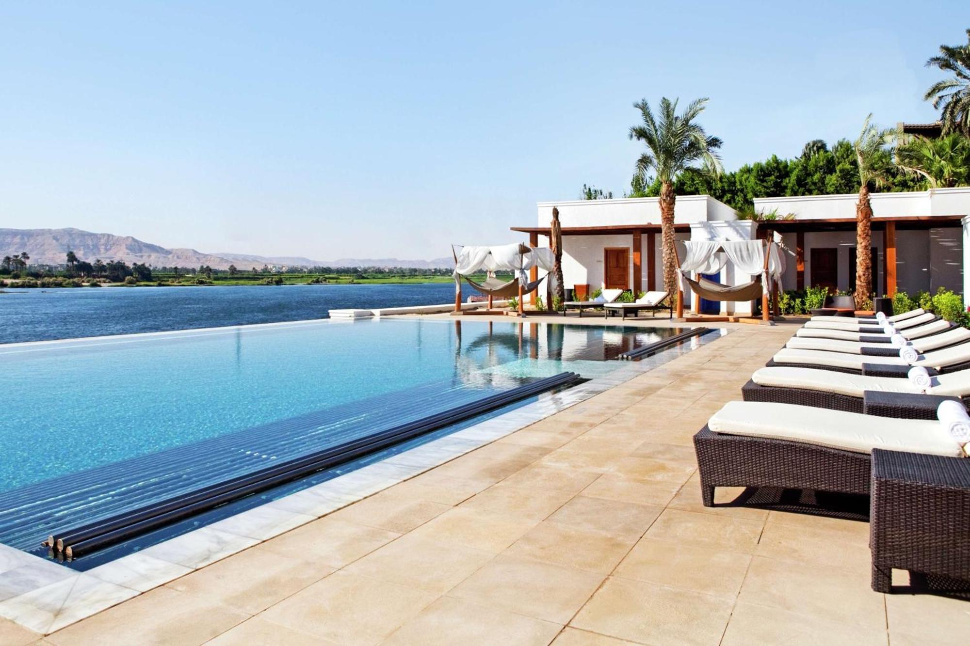 Hilton & 5* Luxor