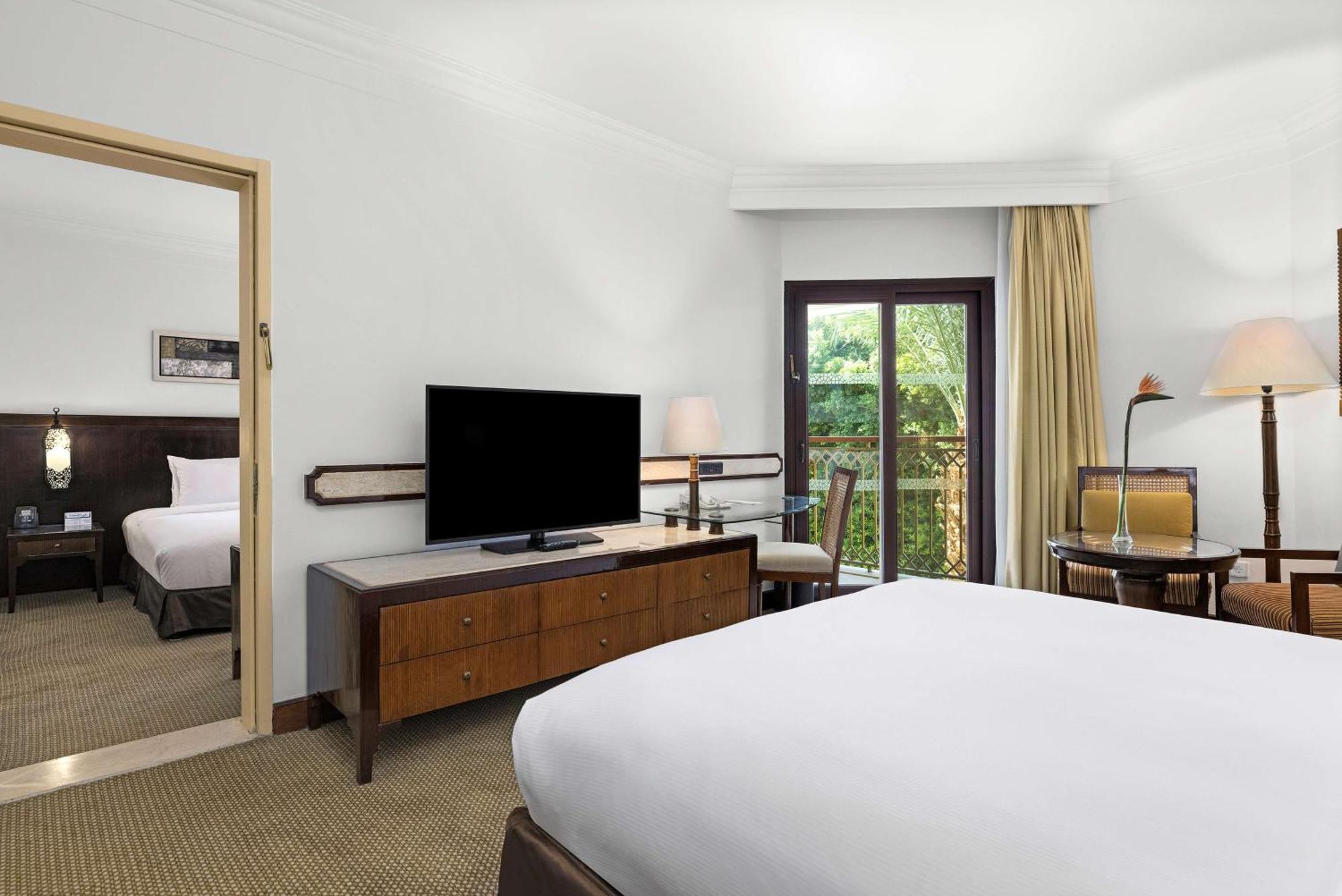 Hilton & Resort Luxor