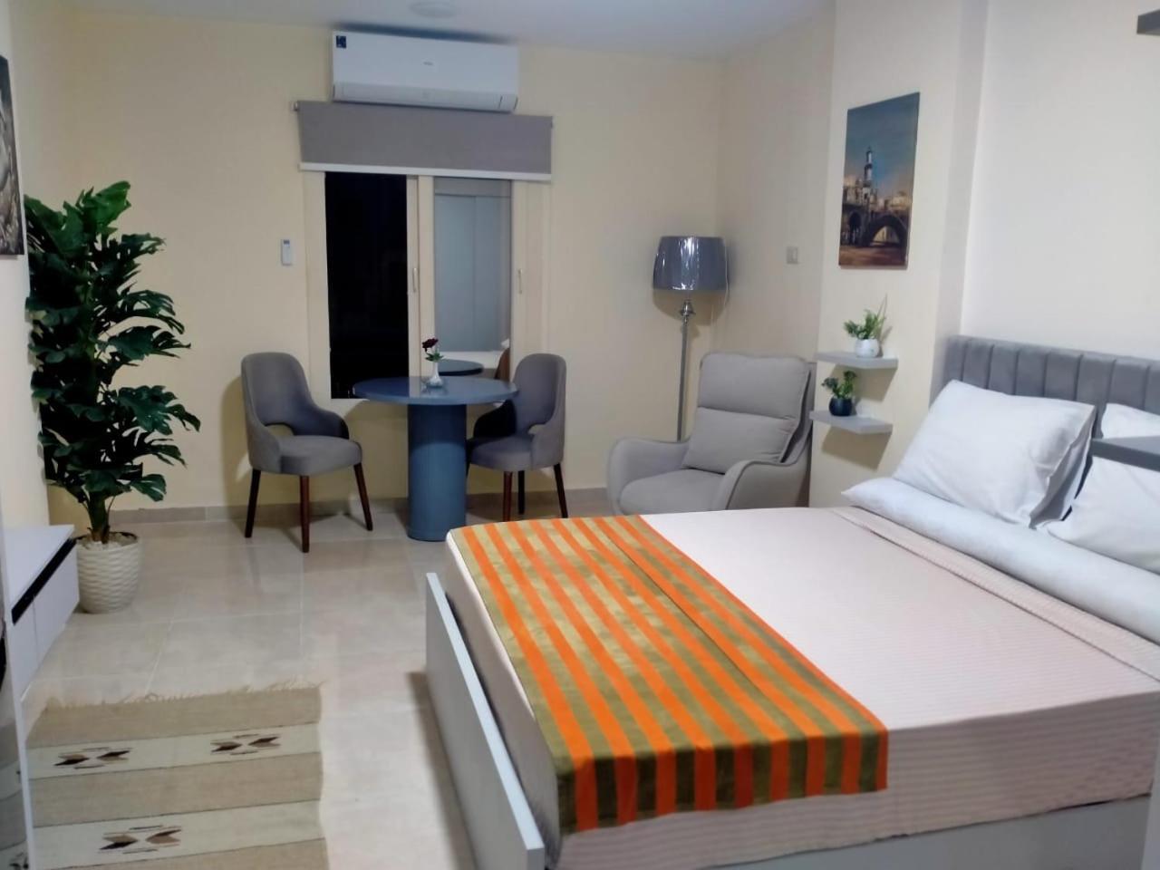 Tiba Golden , Down Town Apart Otel 4*
