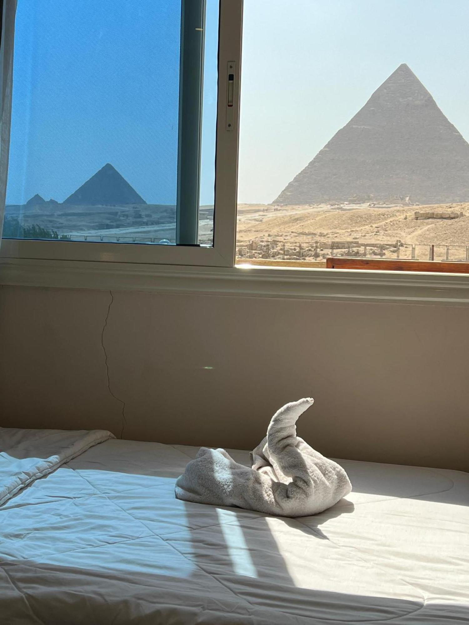 Tamara Pyramids View Gasthof Kafret el-Gabal