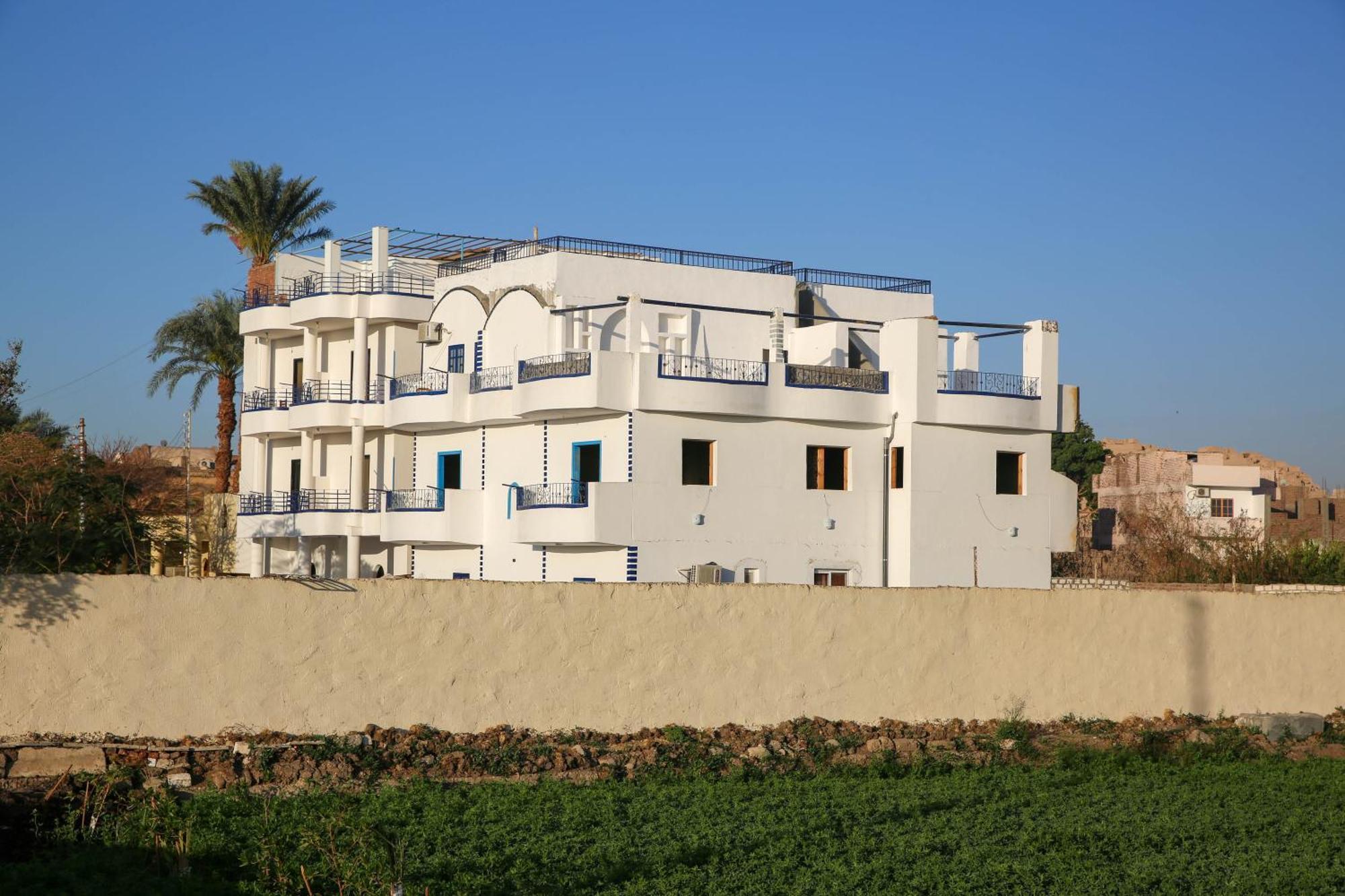 Hotel Sharqotel