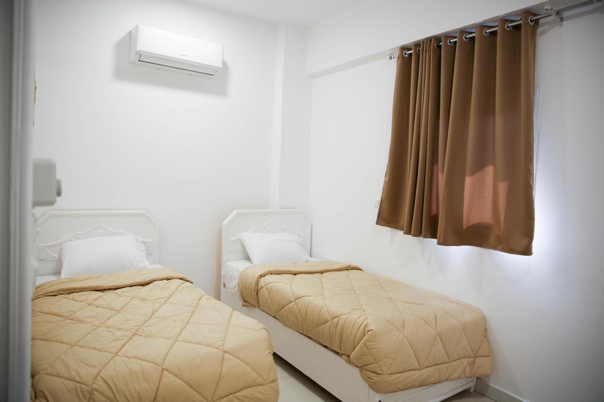 Hotel Sharqotel *
