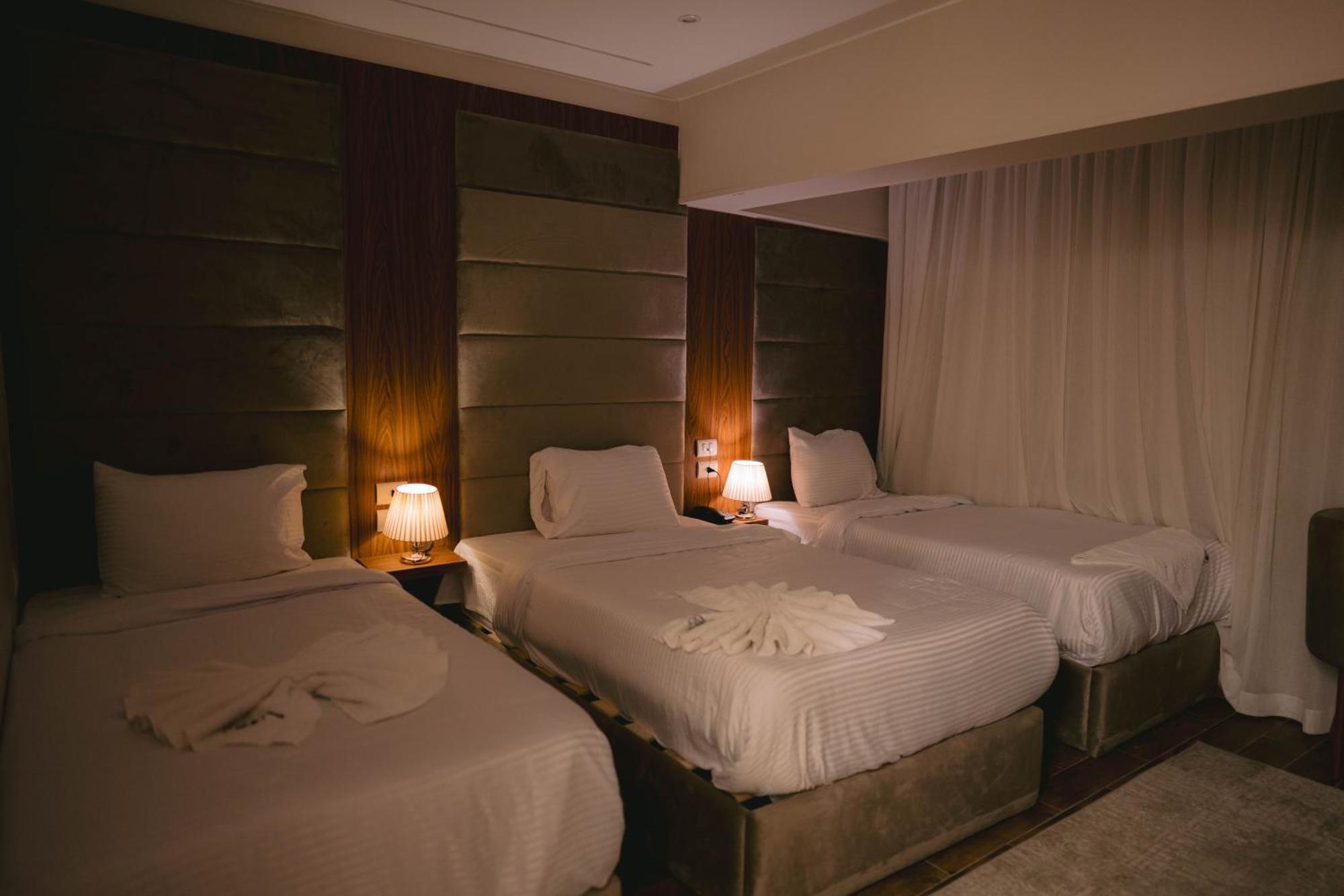 Tuya Pyramids History View Hotel Kafrat al Jabal