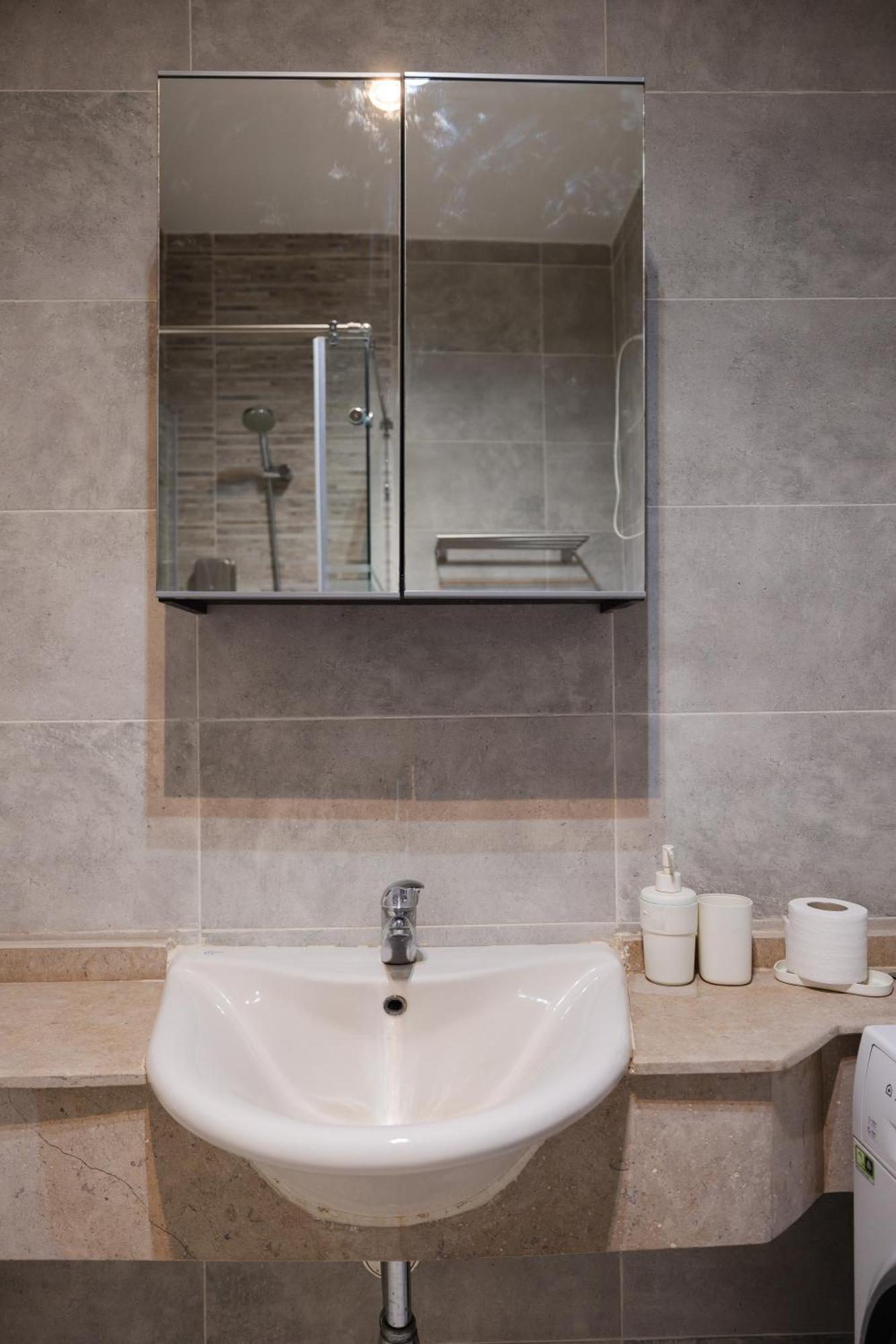 Direct To The Pool 2br Getaway In Einbay Apartment *