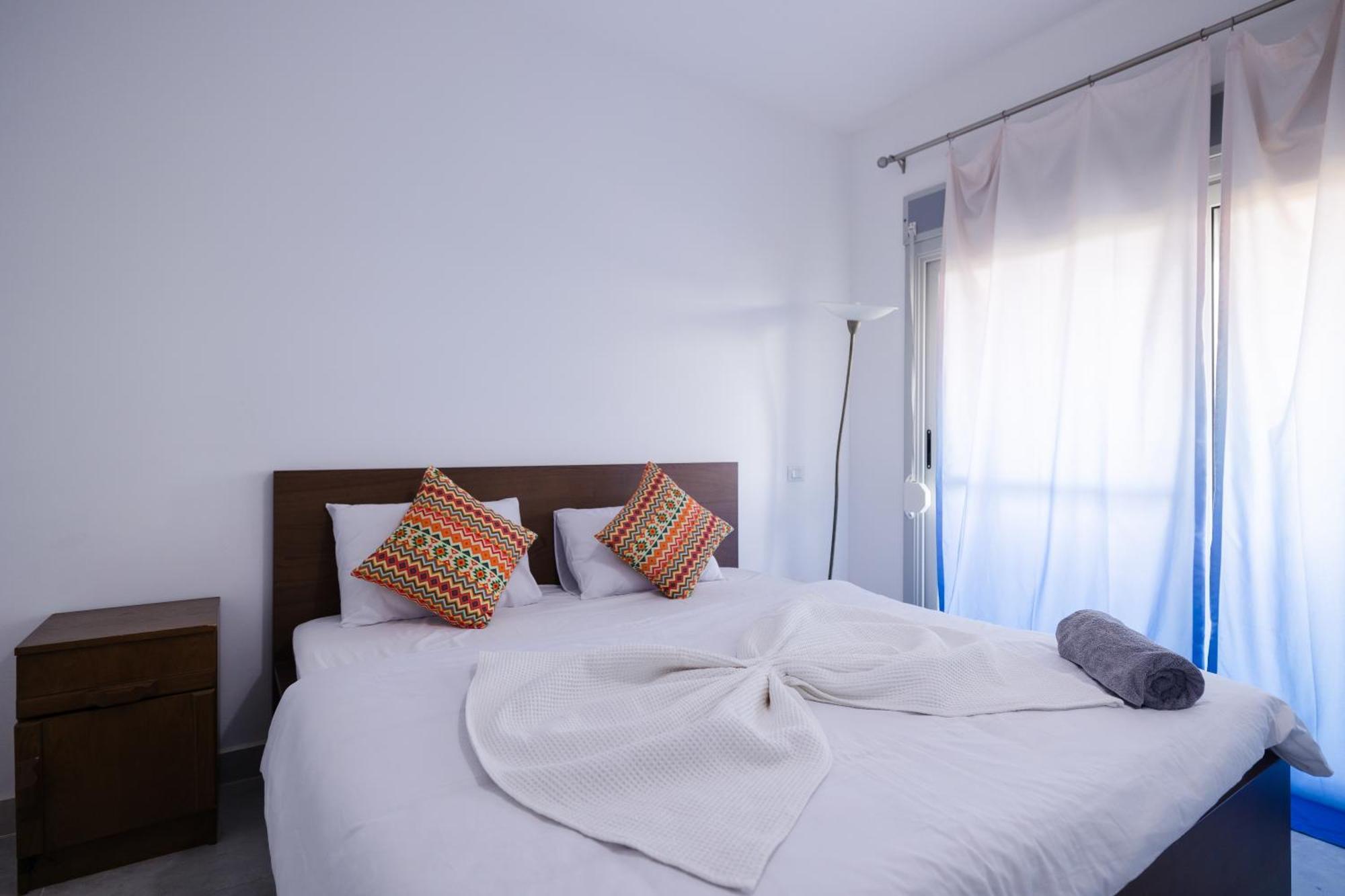 Direct To The Pool 2br Getaway In Einbay Apartment