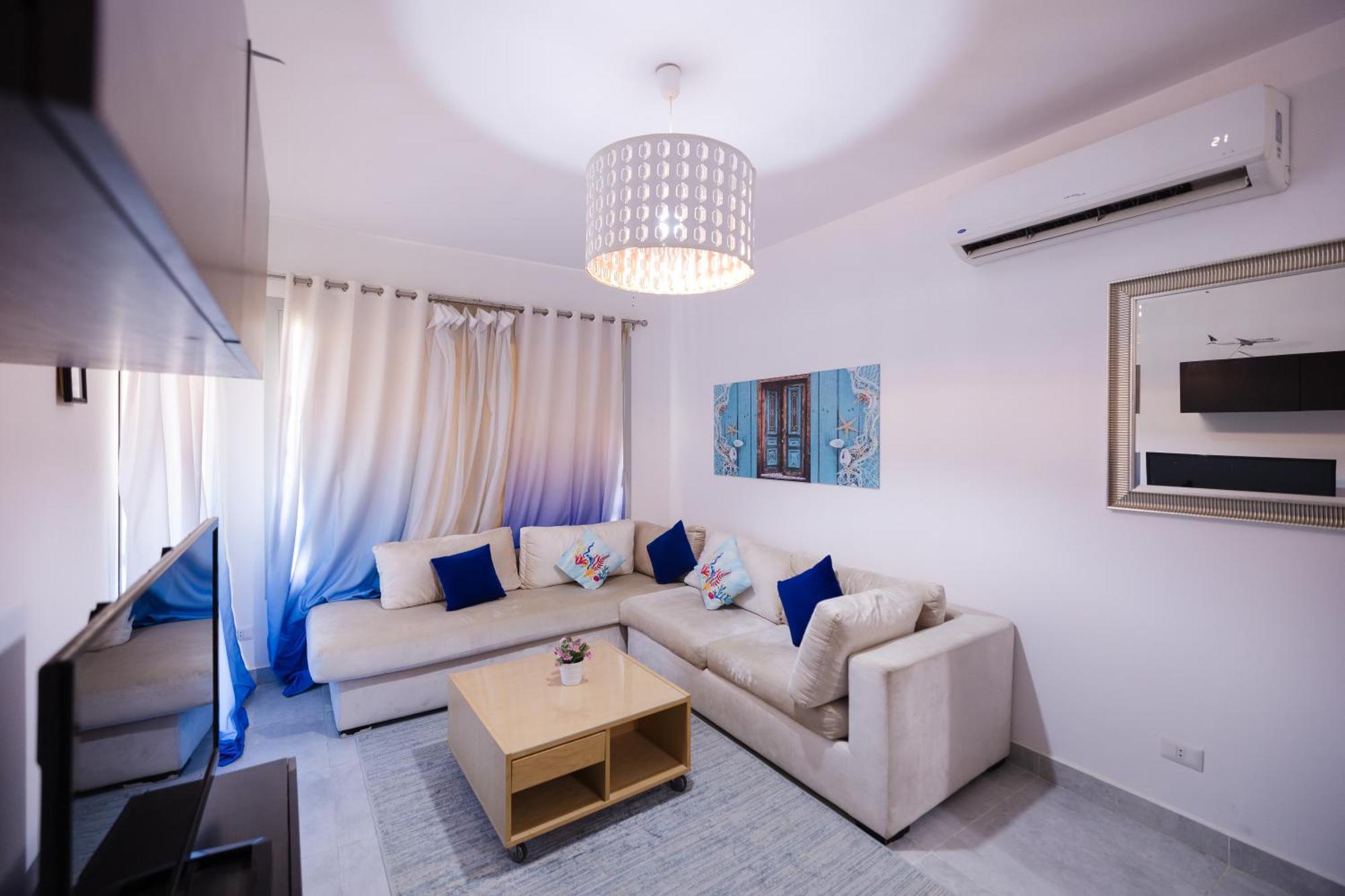 Apartment Direct To The Pool 2br Getaway In Einbay *