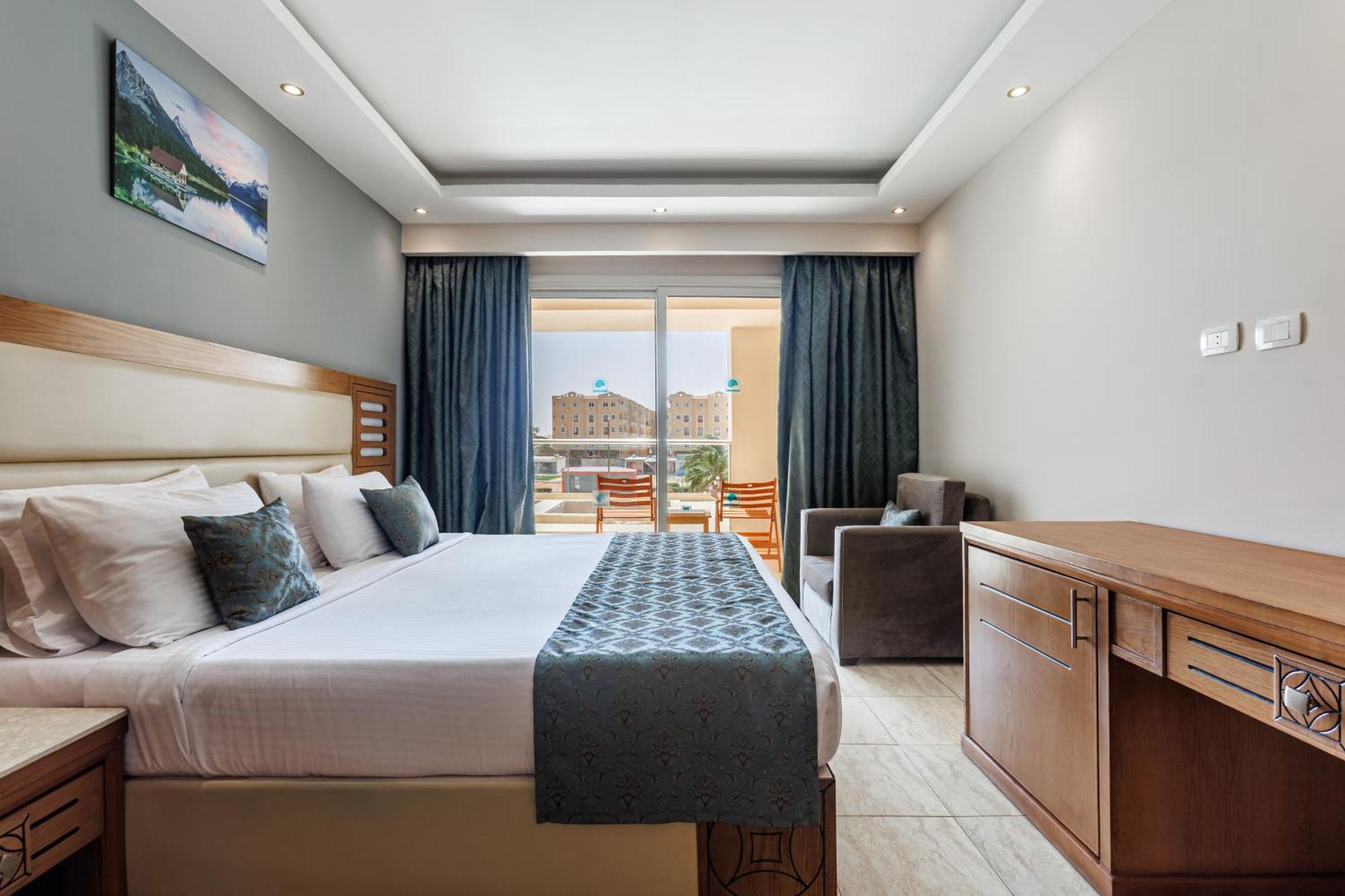Resort Sunrise Alora Aqua Park