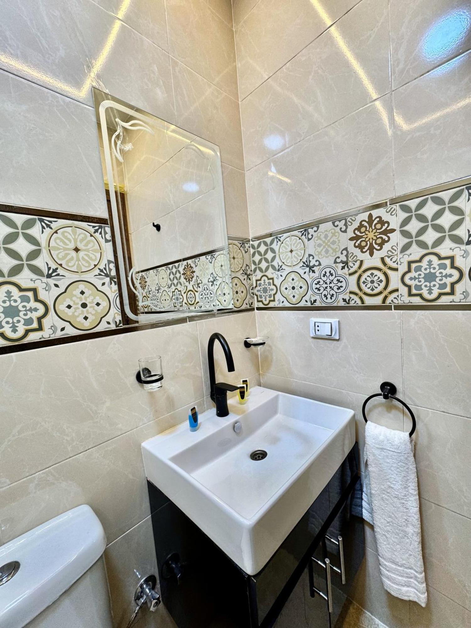 Hotel Night Pyramids Kafrat al Jabal