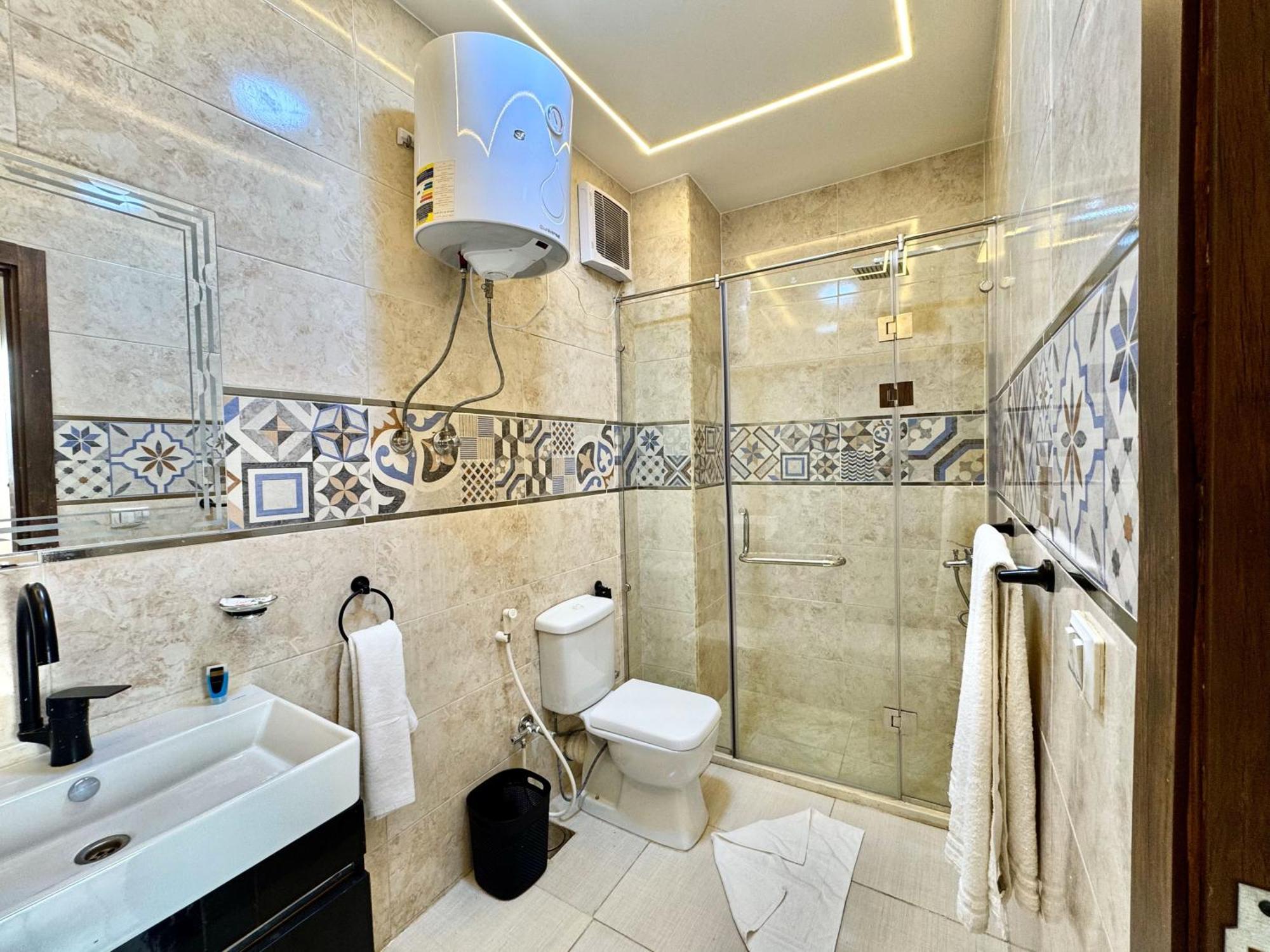 Hotel Night Pyramids 3*