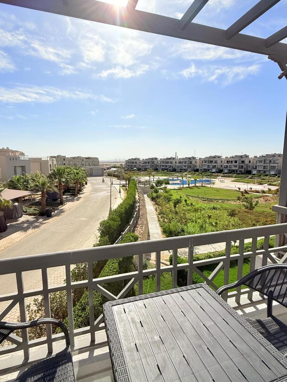2-br Direct To The Pools Einbay *