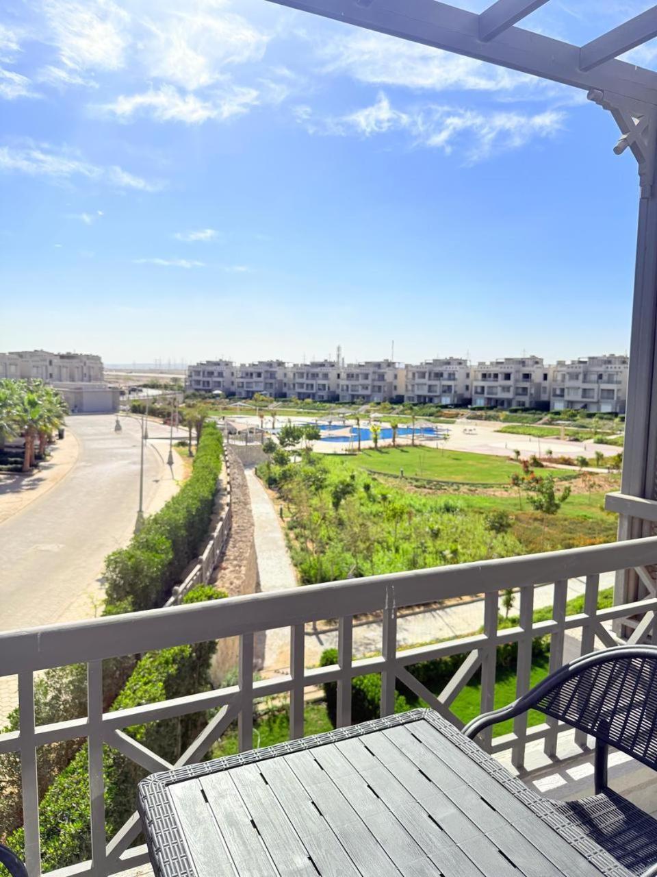 2-br Direct To The Pools Einbay Holiday home