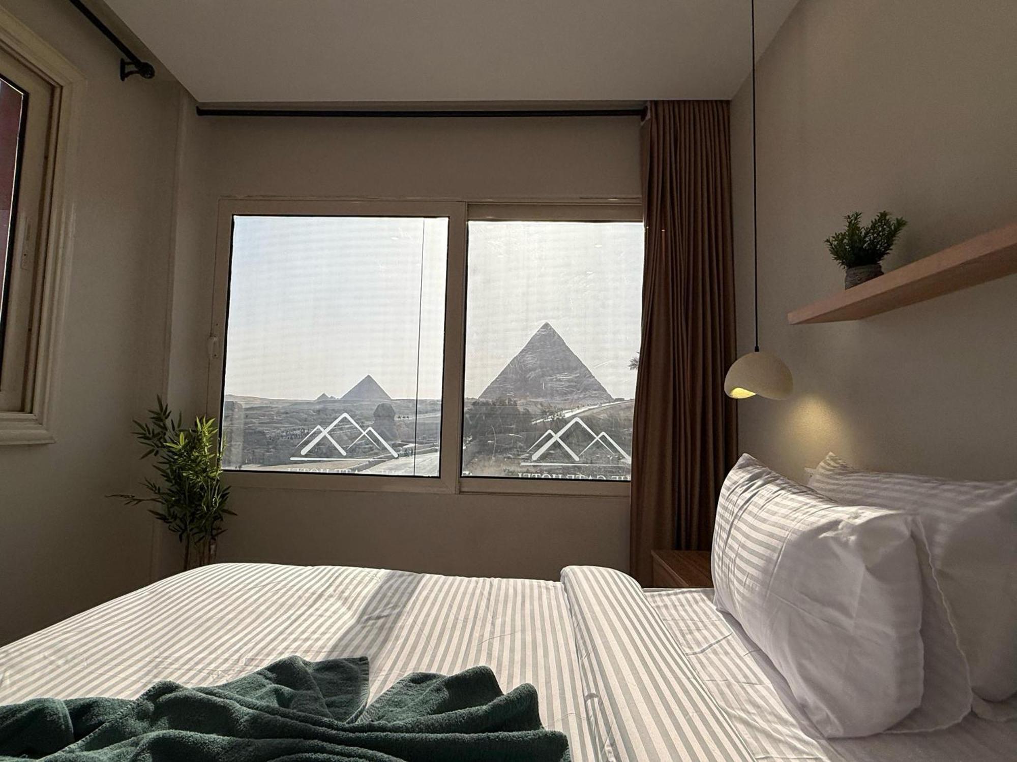 The Gate Front Pyramids & Sphinx View Hotel Kafrat al Jabal