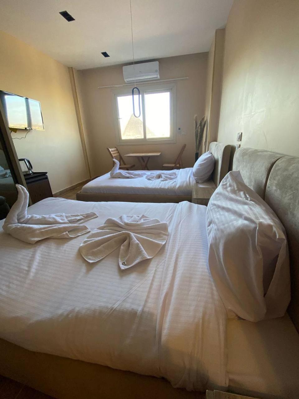 Moonlight Pyramids View Hotel