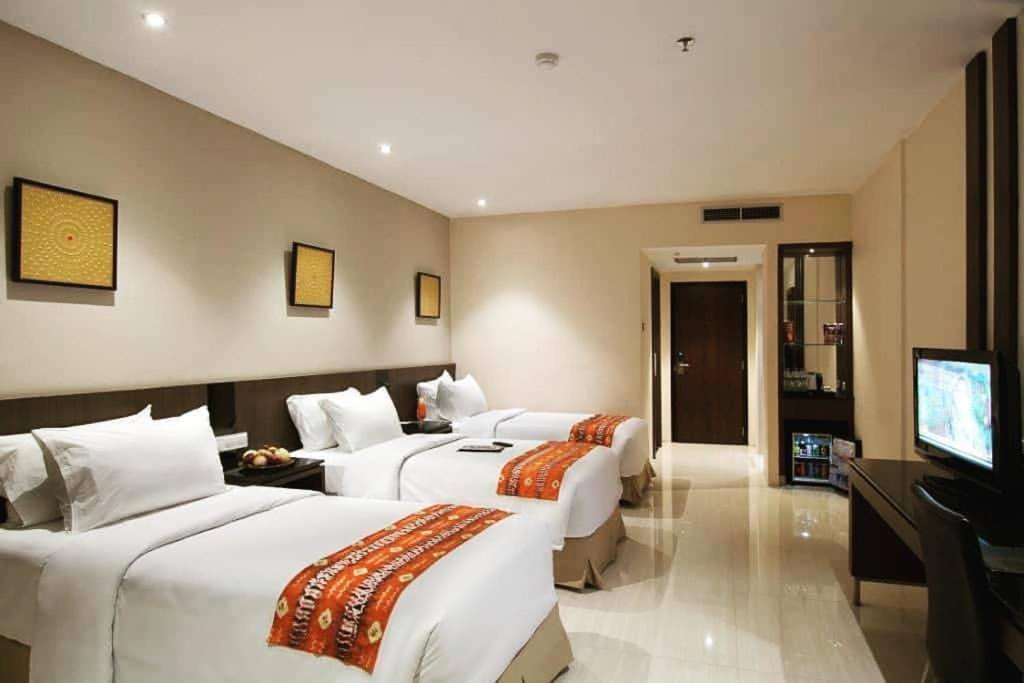 Moonlight Pyramids View Hotel