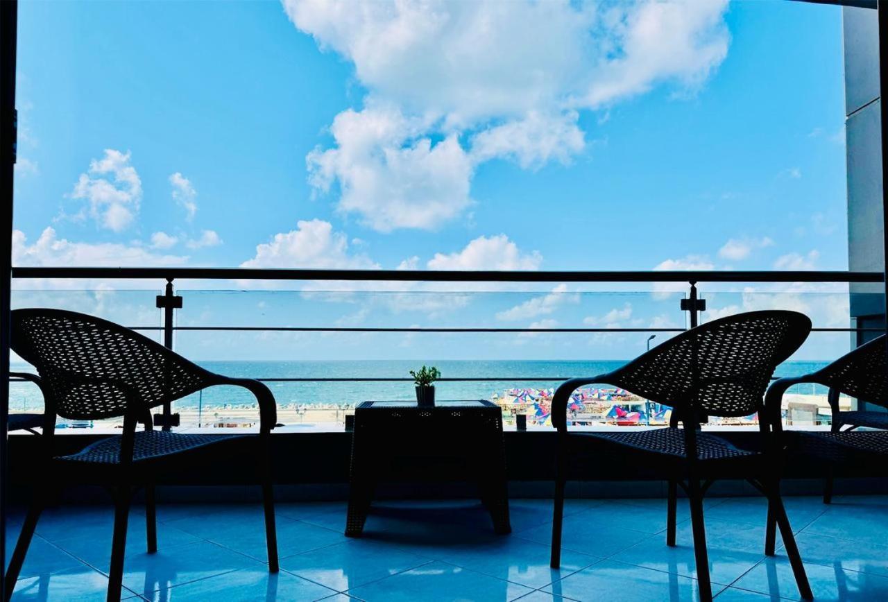 Luxury Gleem 2 Direct Sea View *