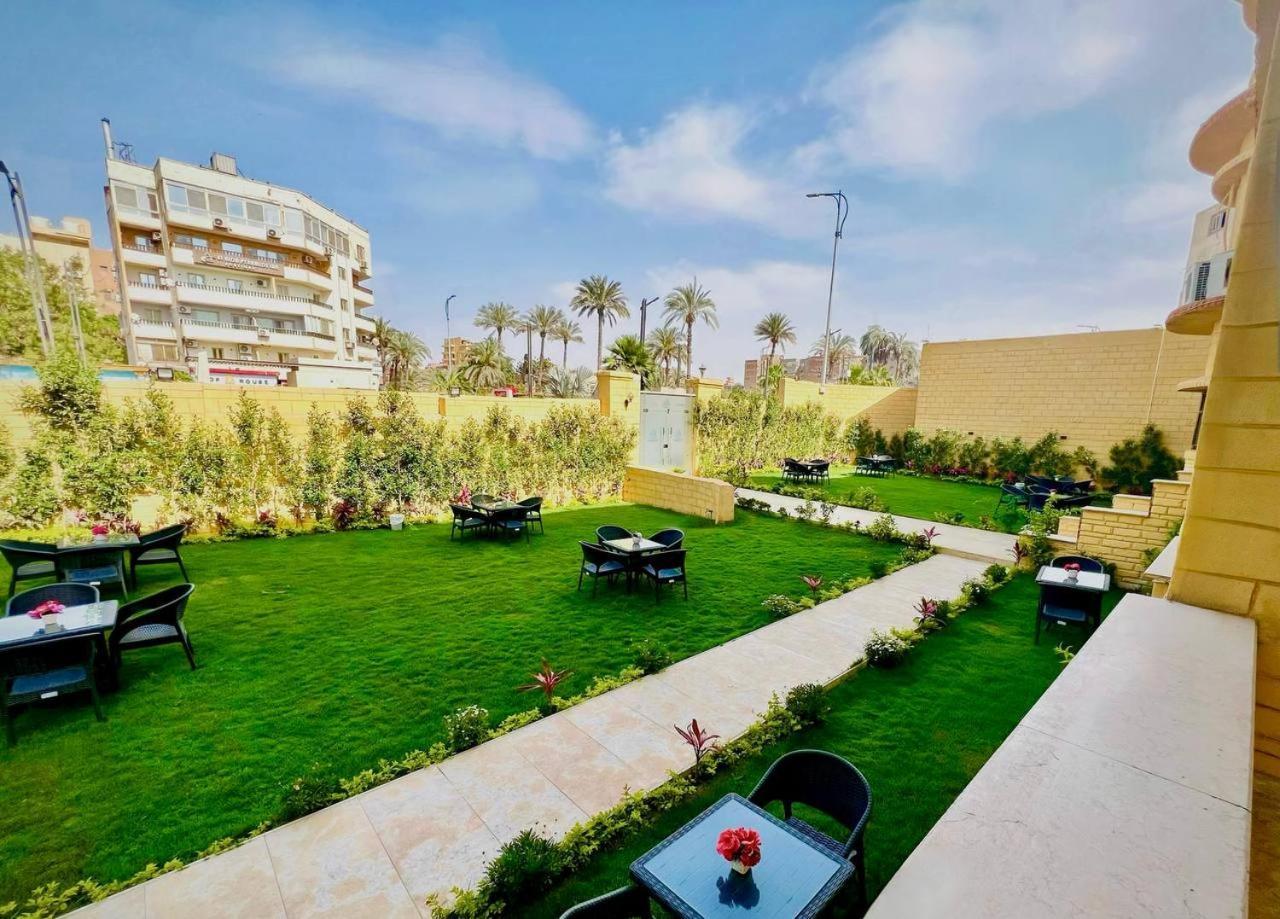 Turquoise Pyramids Gate Centre Hotel