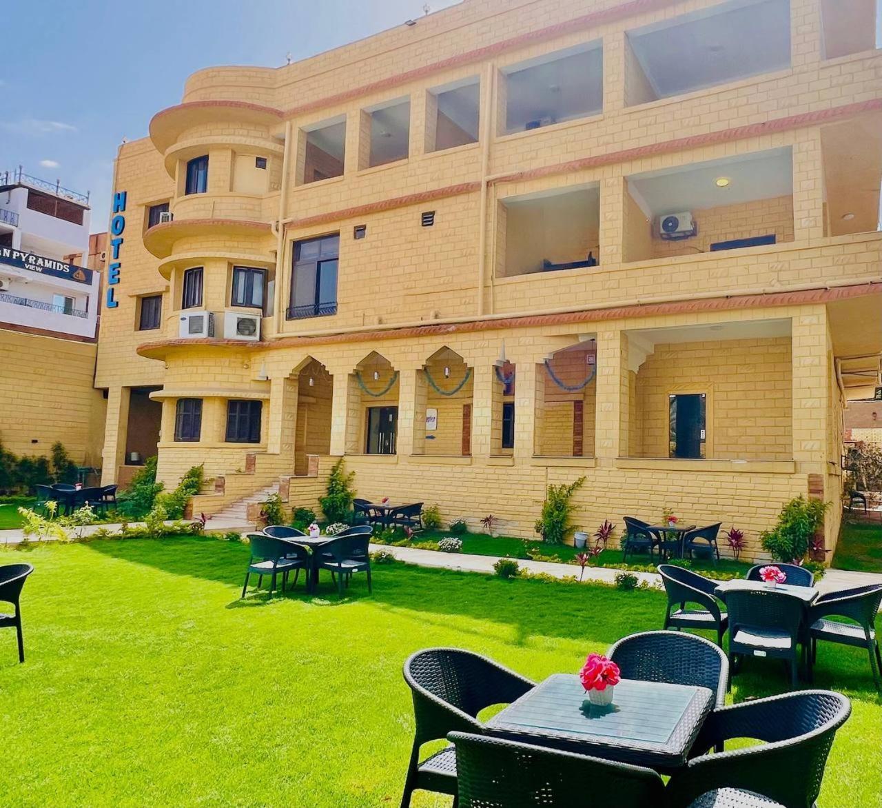 Turquoise Pyramids Gate Centre 3* Kafrat al Jabal