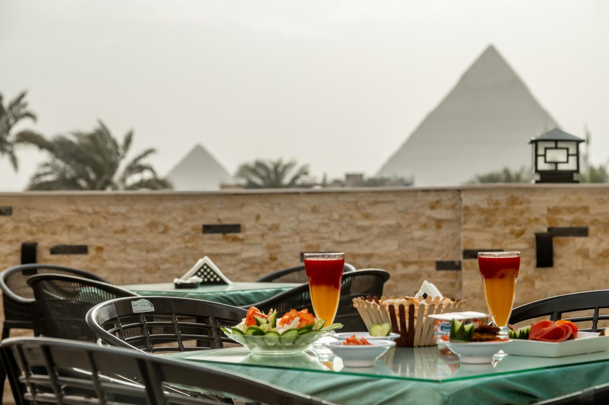 Night Pyramids Hotel 3*