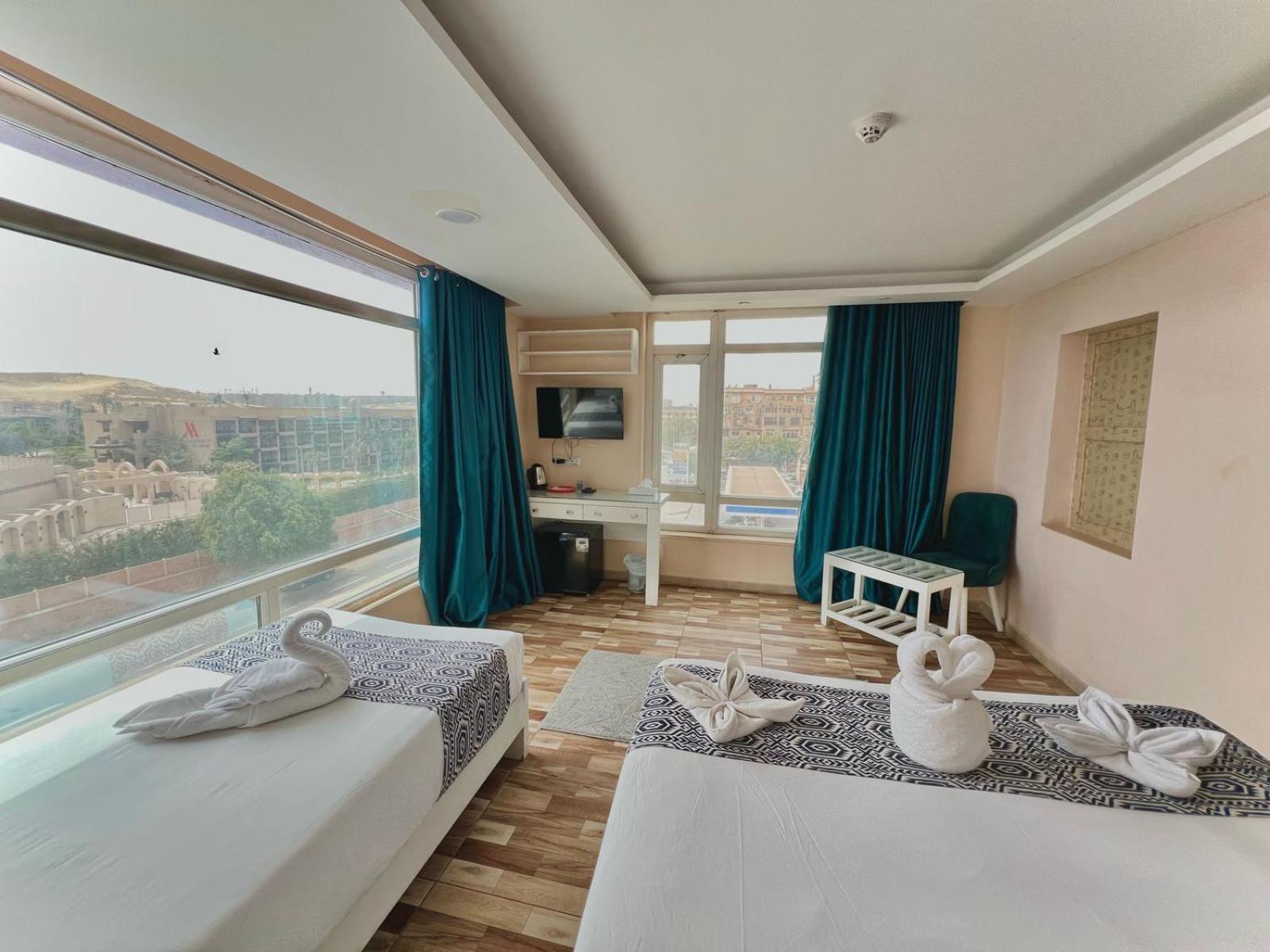 Turquoise Pyramids & Grand Egyptian Museum View 4*