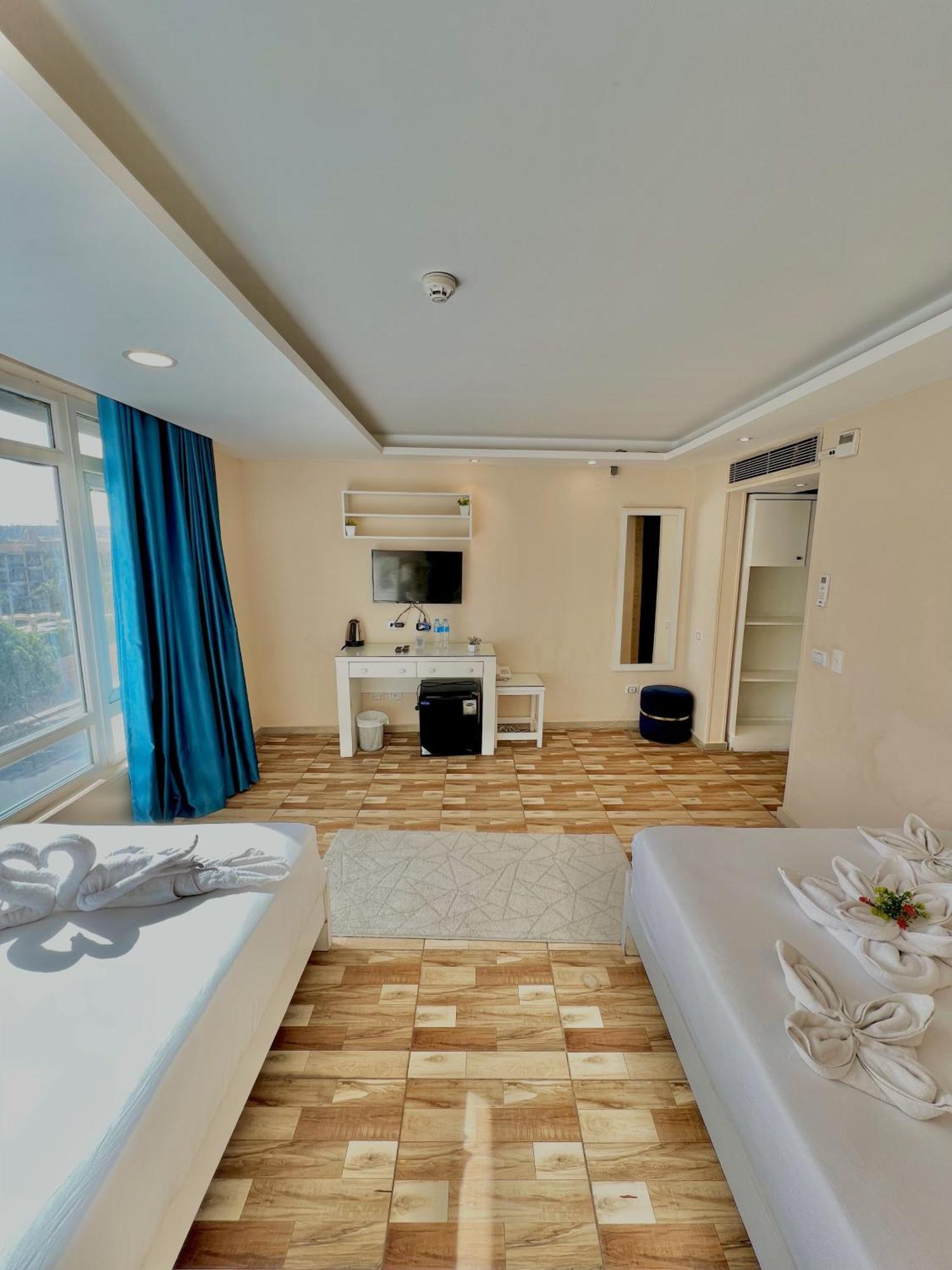 Turquoise Pyramids & Grand Egyptian Museum View 4* Kafrat al Jabal
