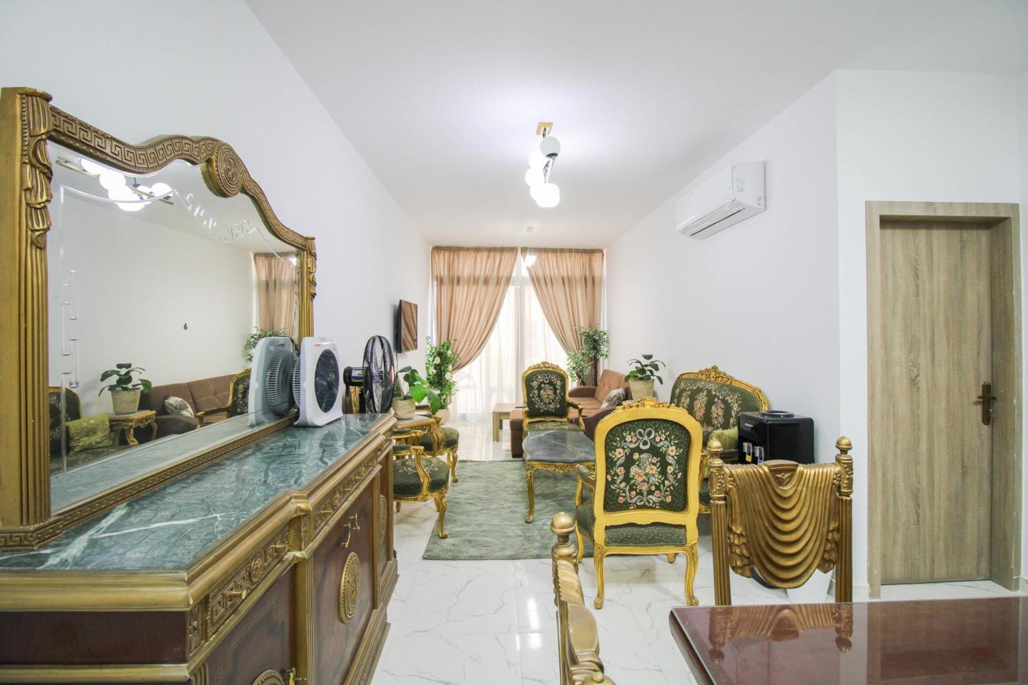 La Prestigia Apartment *