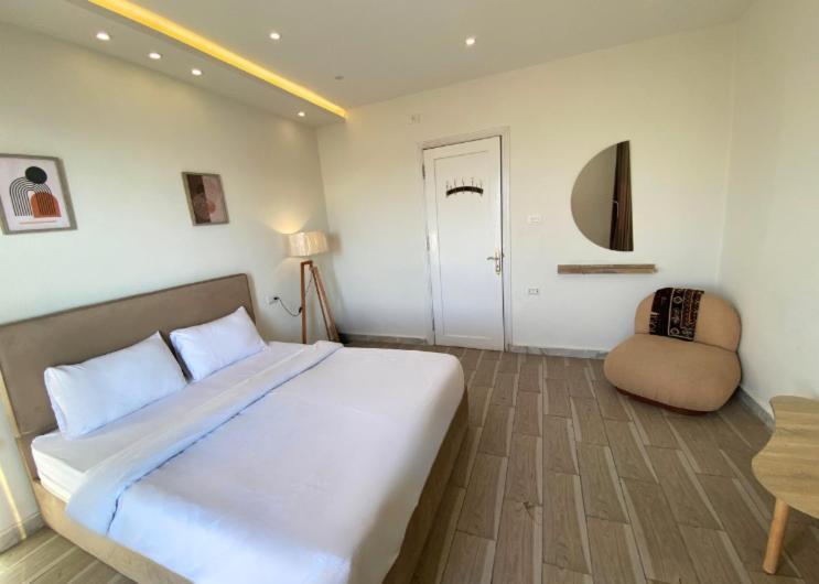 Gazde/Camere de închiriat Alex Alexandria
