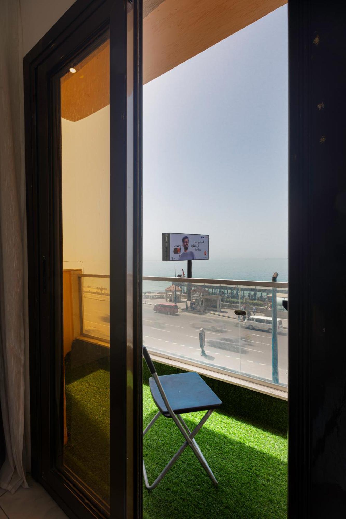 Alex Gazde/Camere de închiriat Alexandria