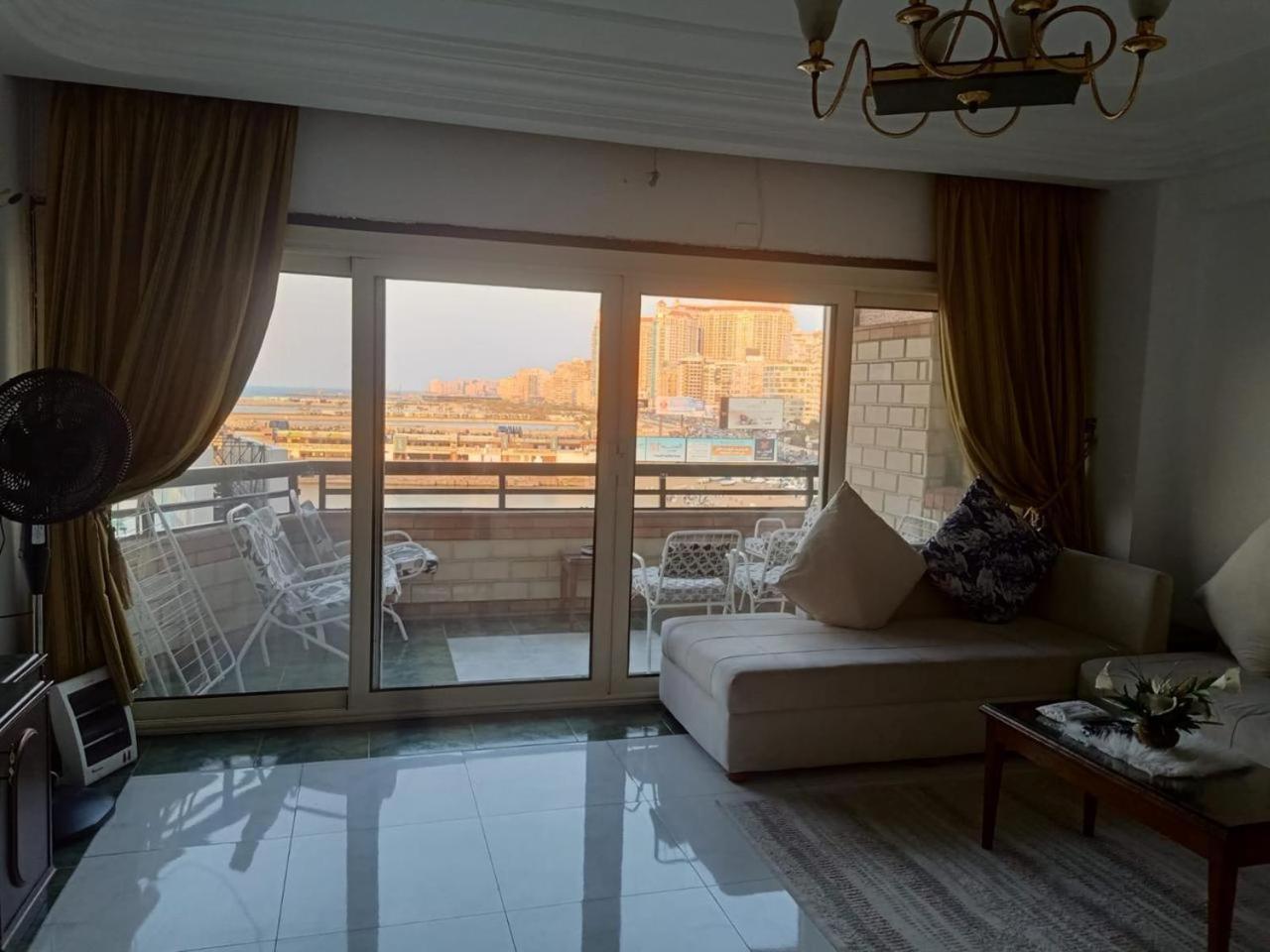 Luxury Gleem 3 Direct Sea View Apartment Alexandria