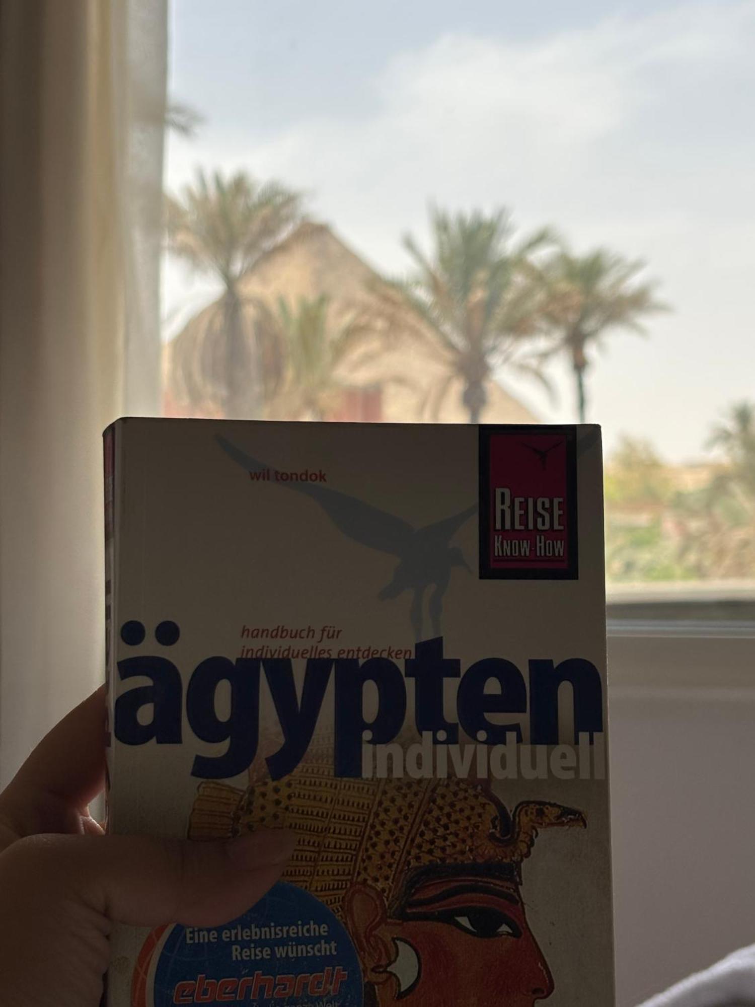 Master Pyramids * Al Kawm al Akhdar