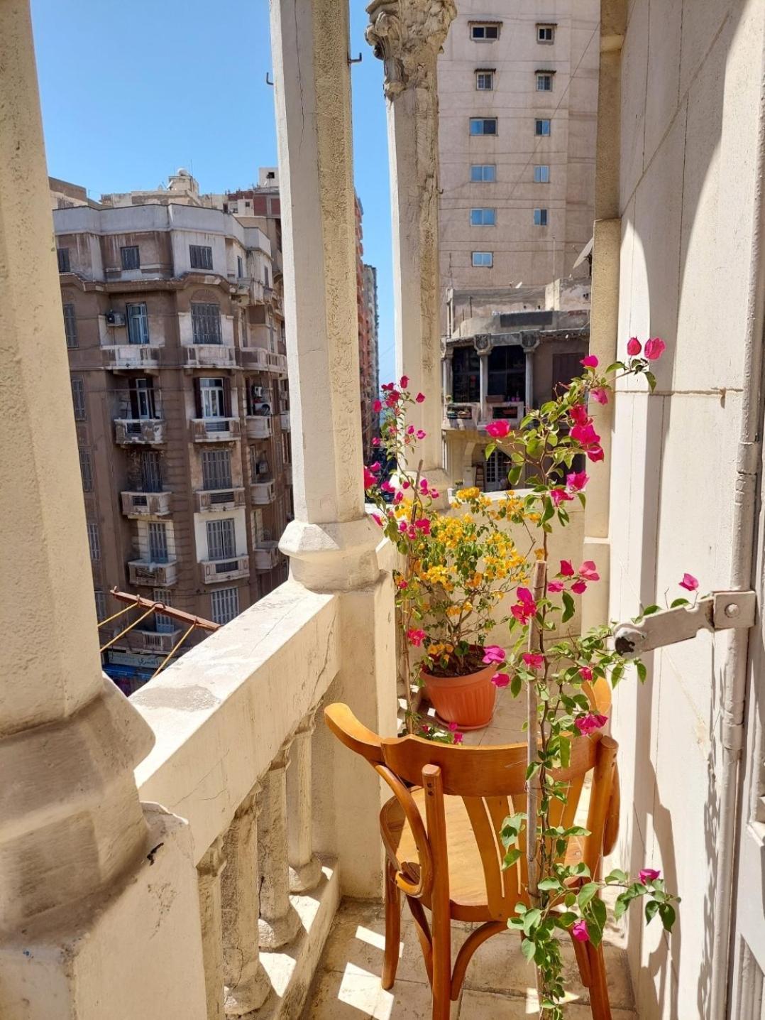 Men's Exclusive Arab Hostel