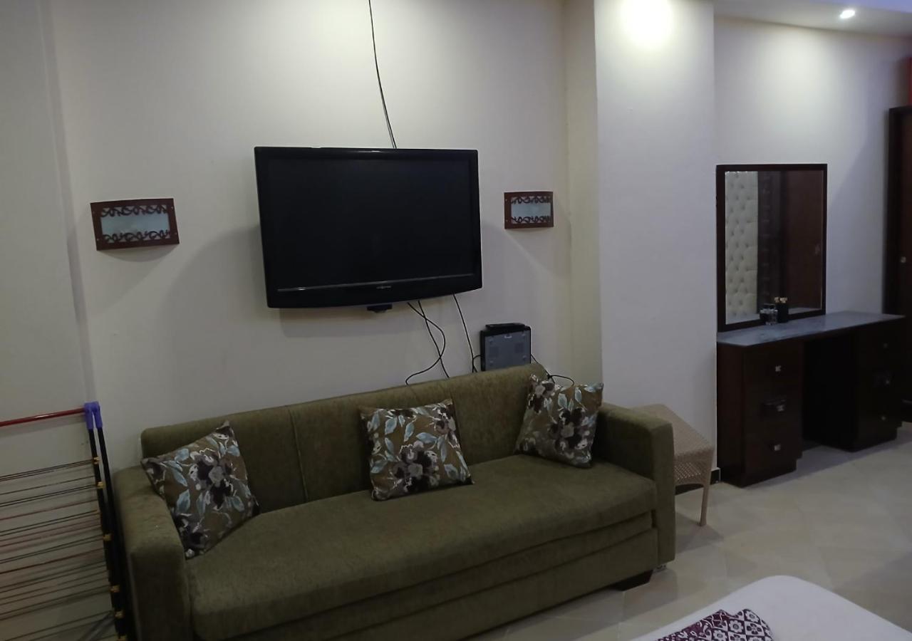 Luxury Cecelia Apartment