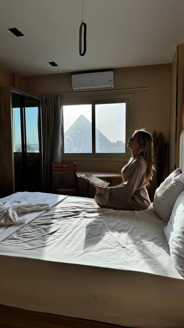 Moonlight Pyramids View 4*