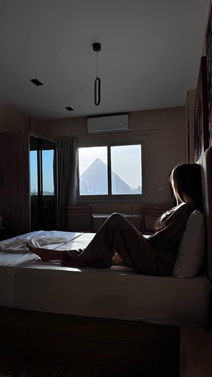 Moonlight Pyramids View 4*