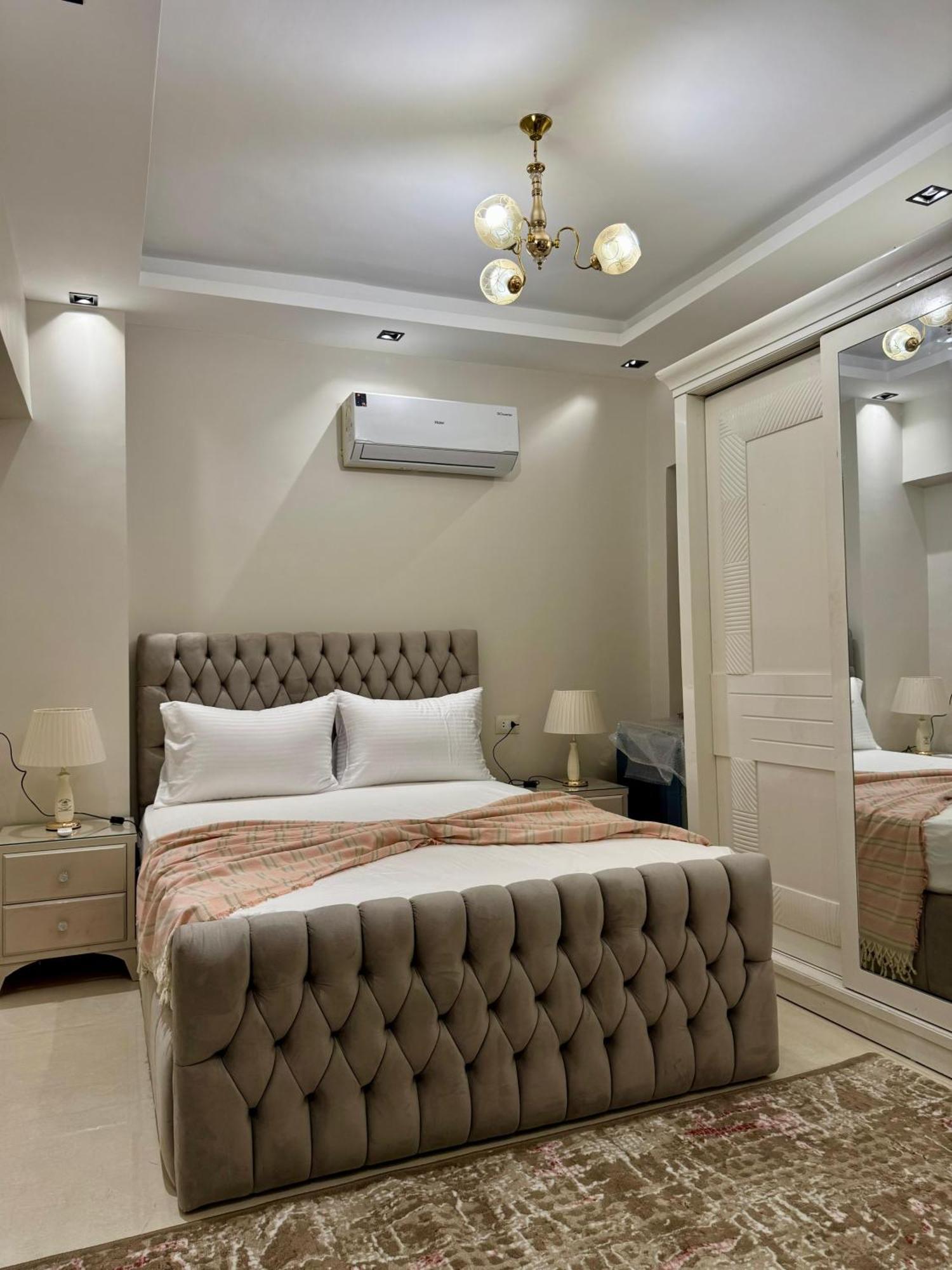 Luxury Gleem 2 Direct Sea View