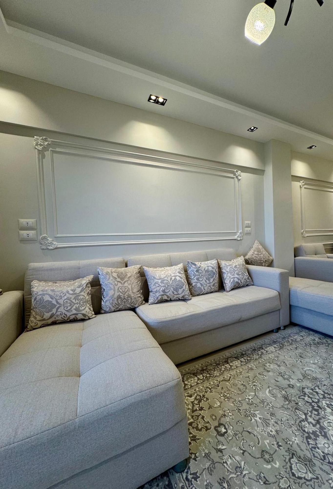 Luxury Gleem 2 Direct Sea View Apartment