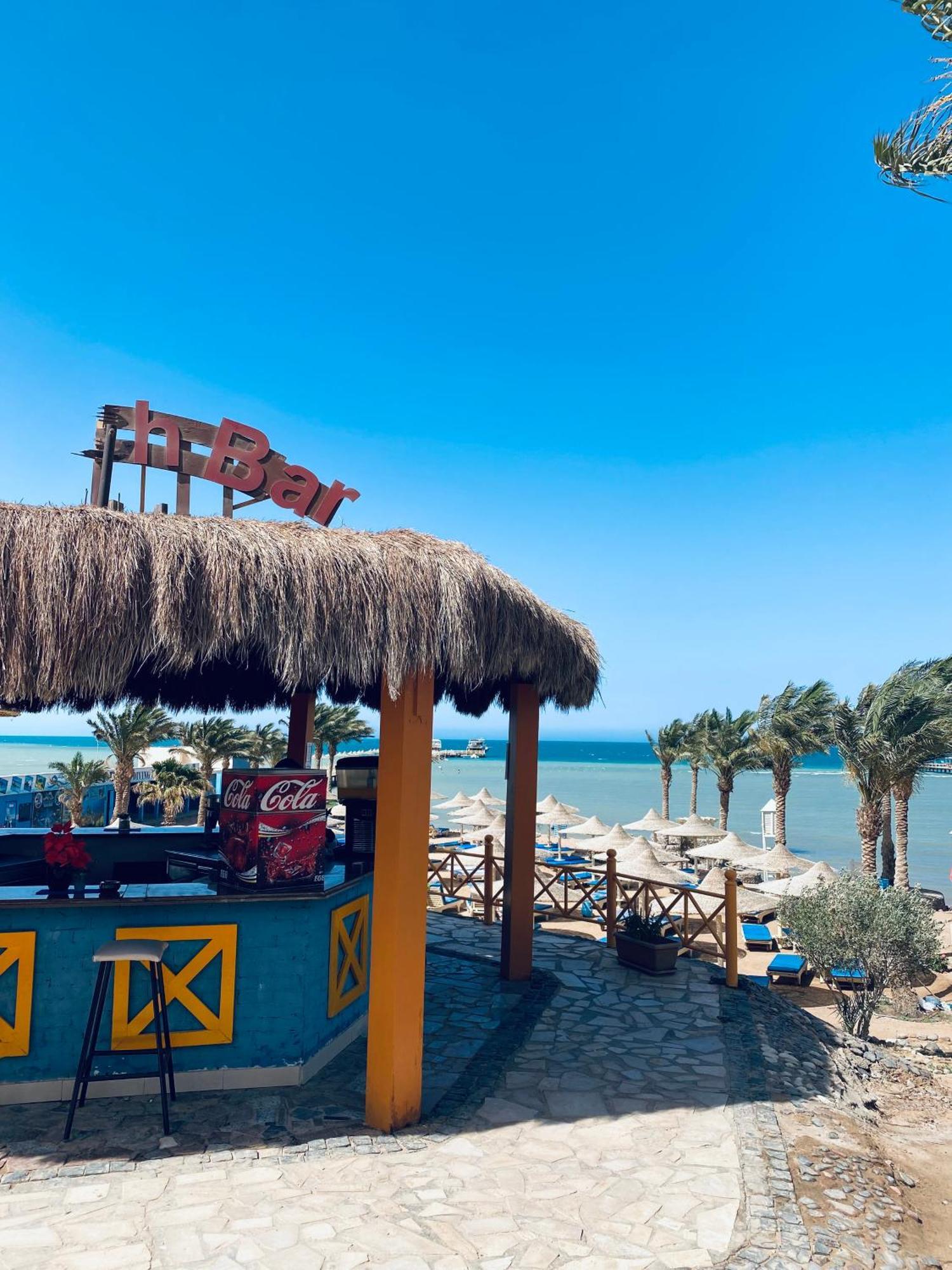 In El Karma Aqua 4 *