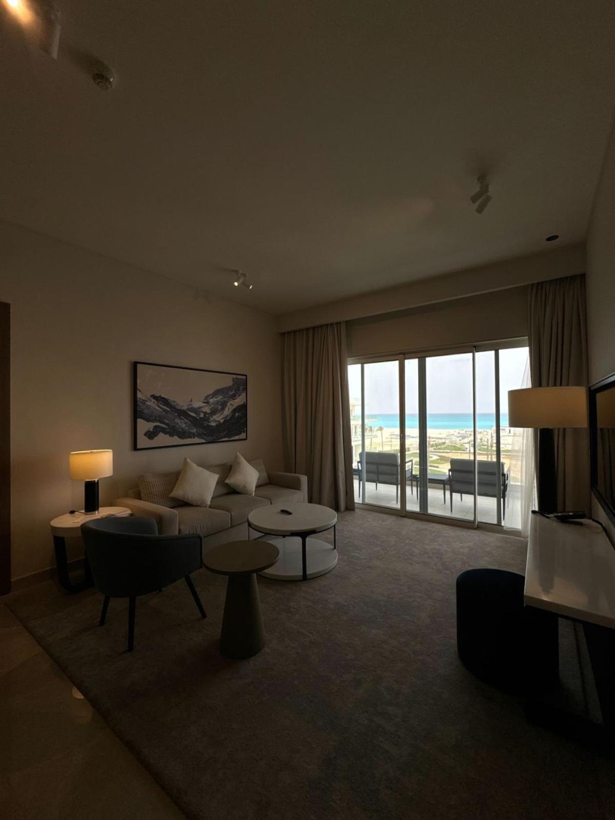 Elegant 2br Seaview *