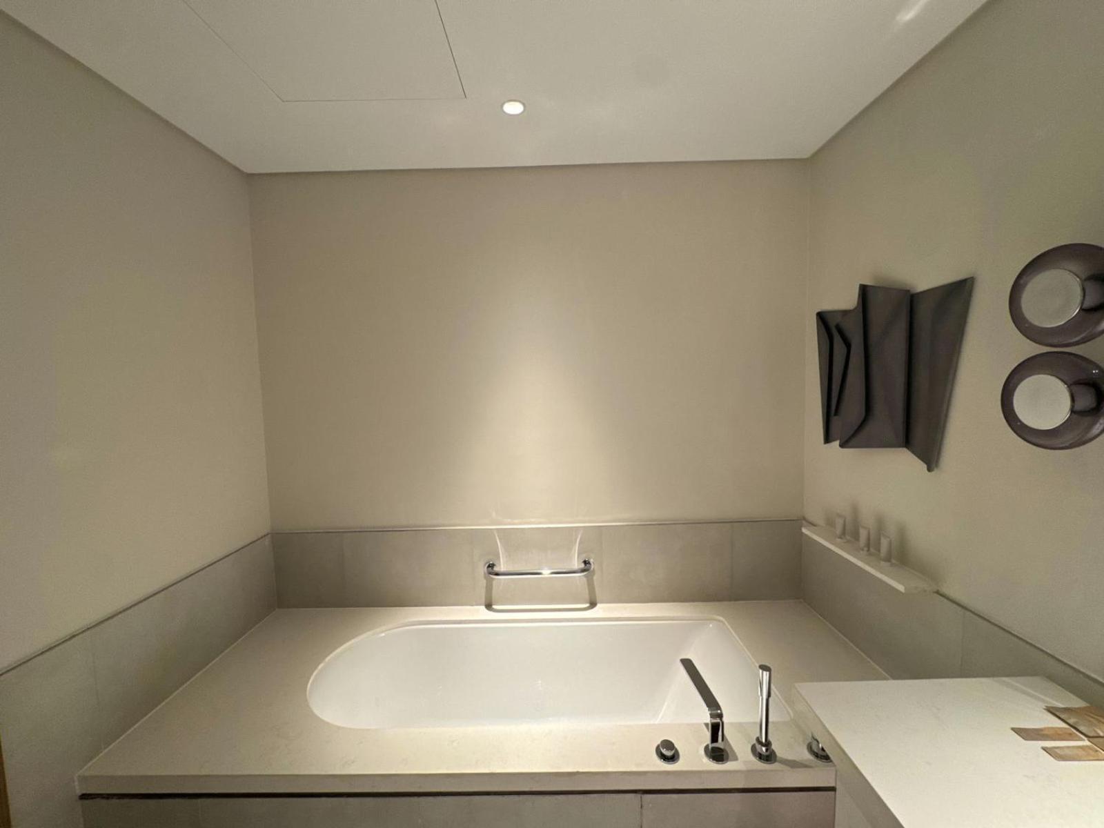 Elegant 2br Seaview Apartment *