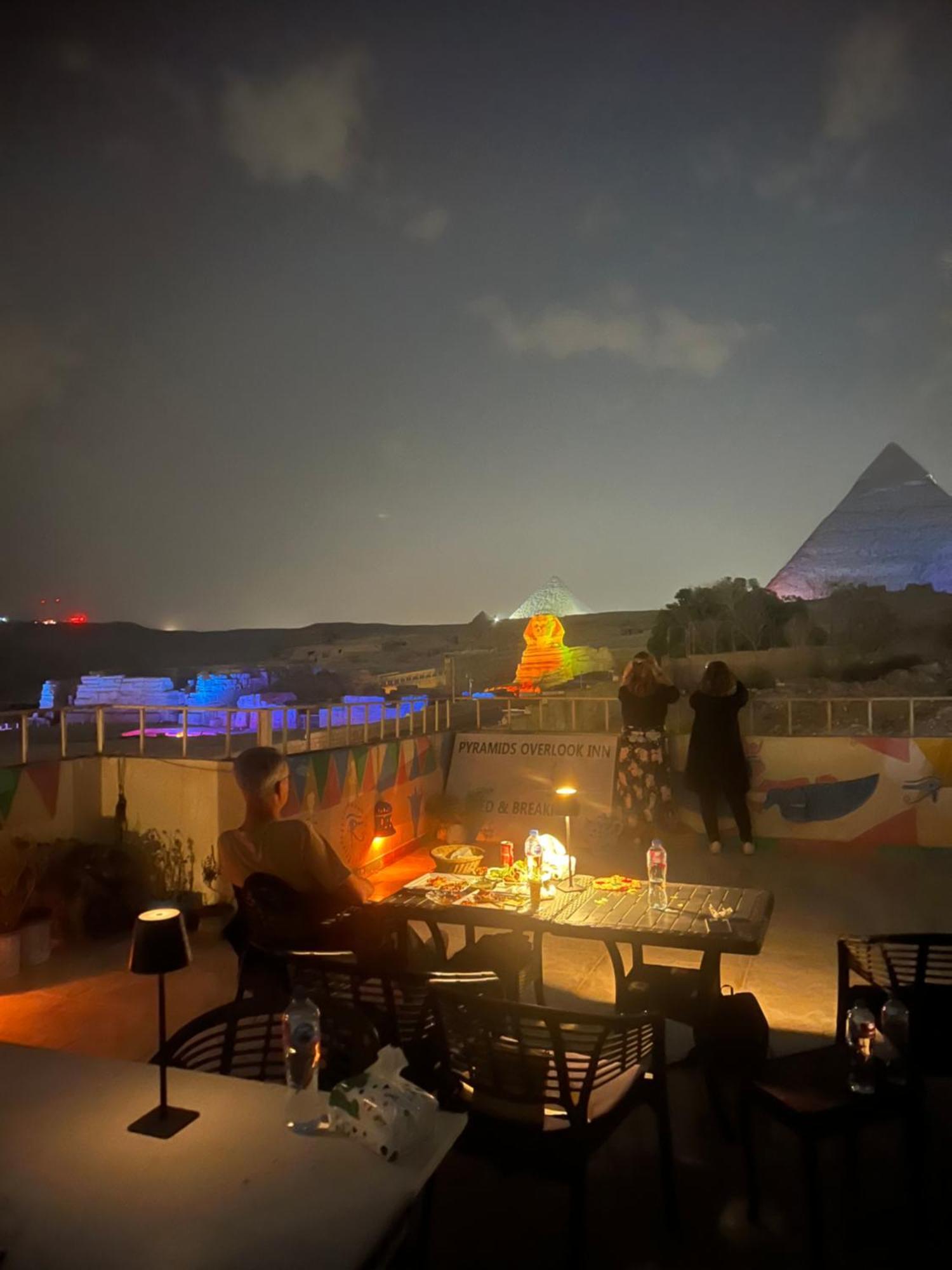 Pyramids Overlook Inn