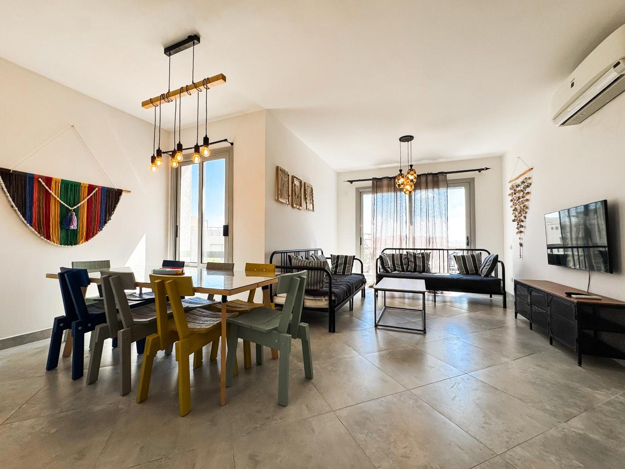 Holiday home 2-br Direct To The Pools Einbay