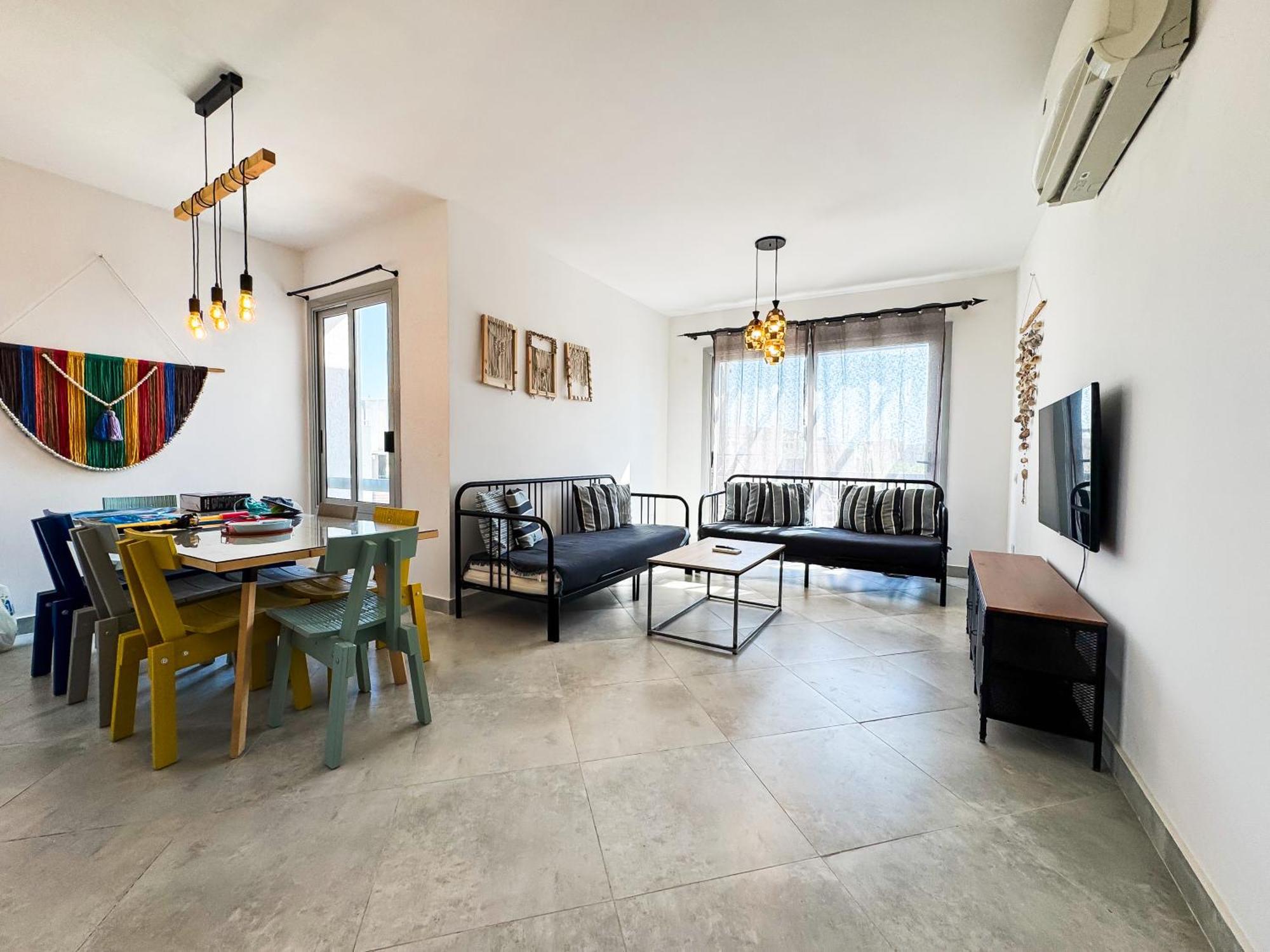 Holiday home 2-br Direct To The Pools Einbay