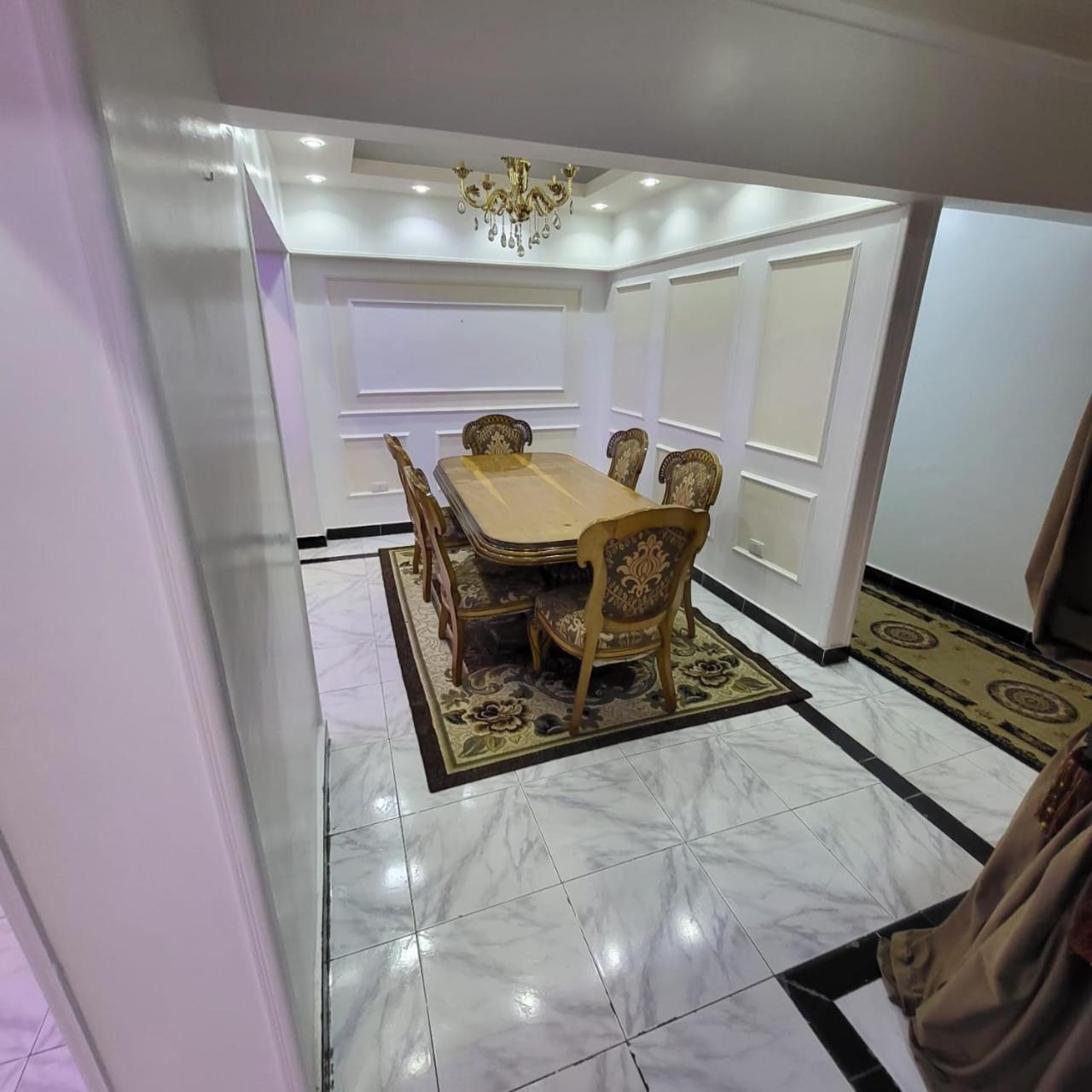 شقه فى ميامى بالاسكندريه مطله على البحر Apartment *