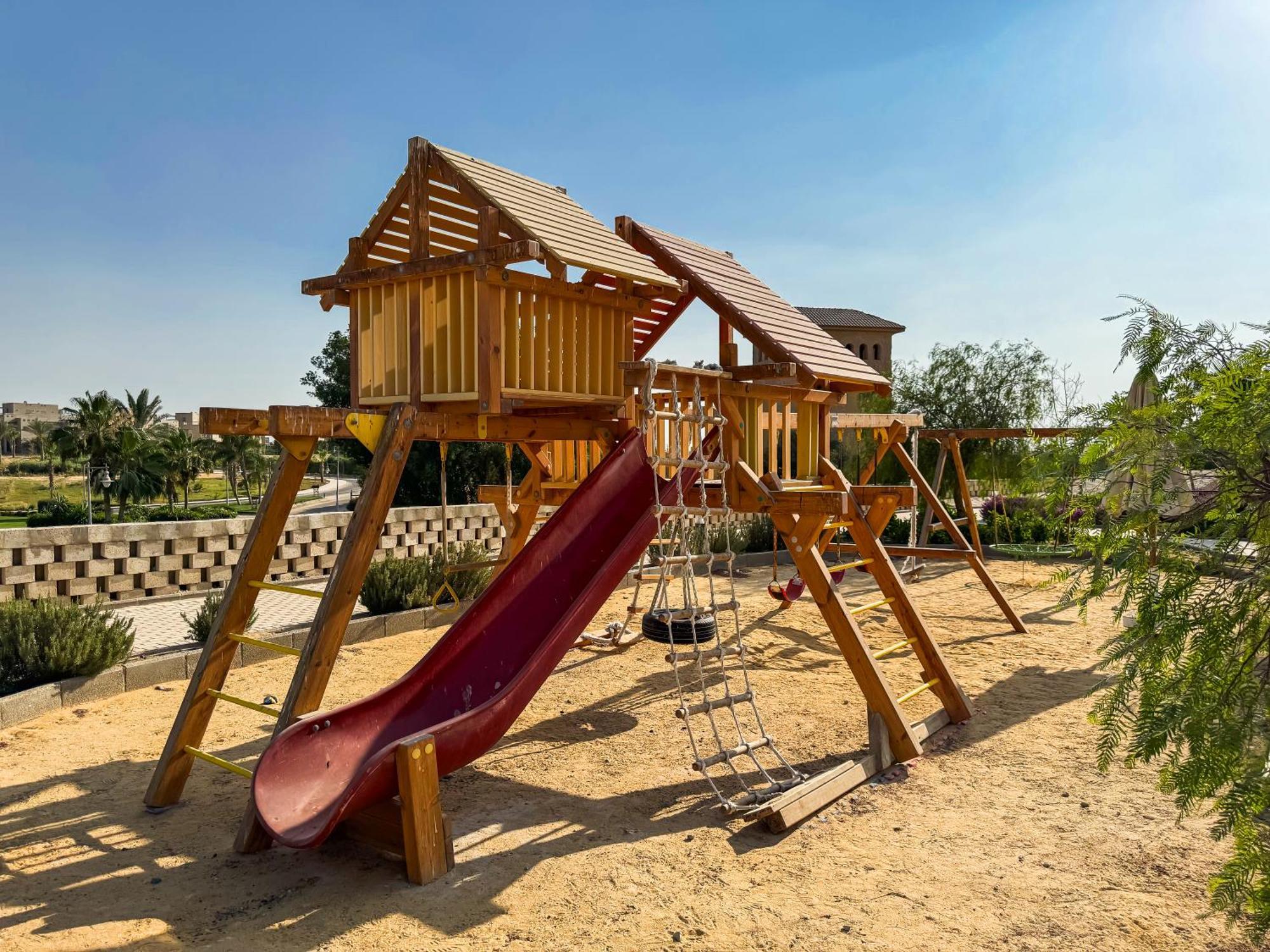 2-br Direct To The Pools Einbay Holiday home