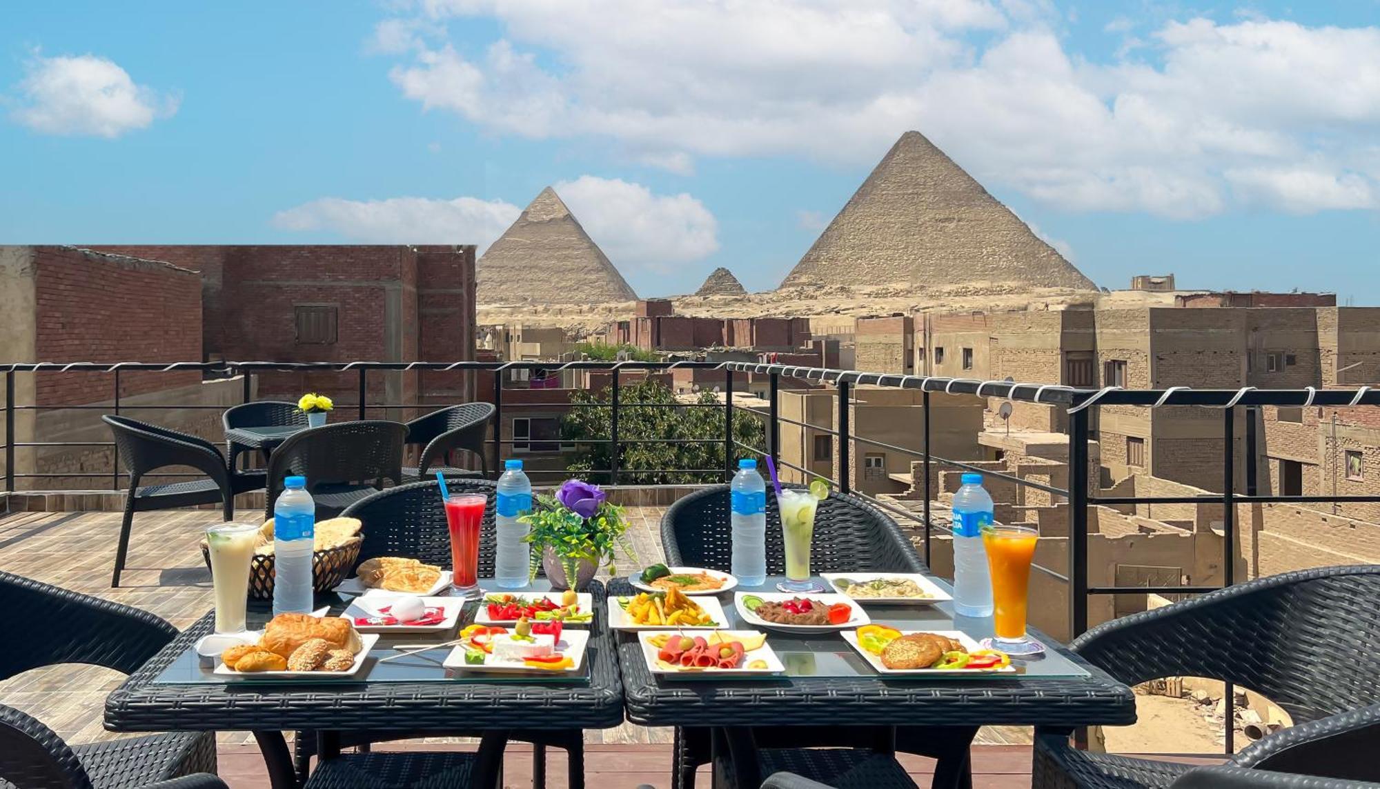 Turquoise Pyramids Gate Centre 3* Kafrat al Jabal