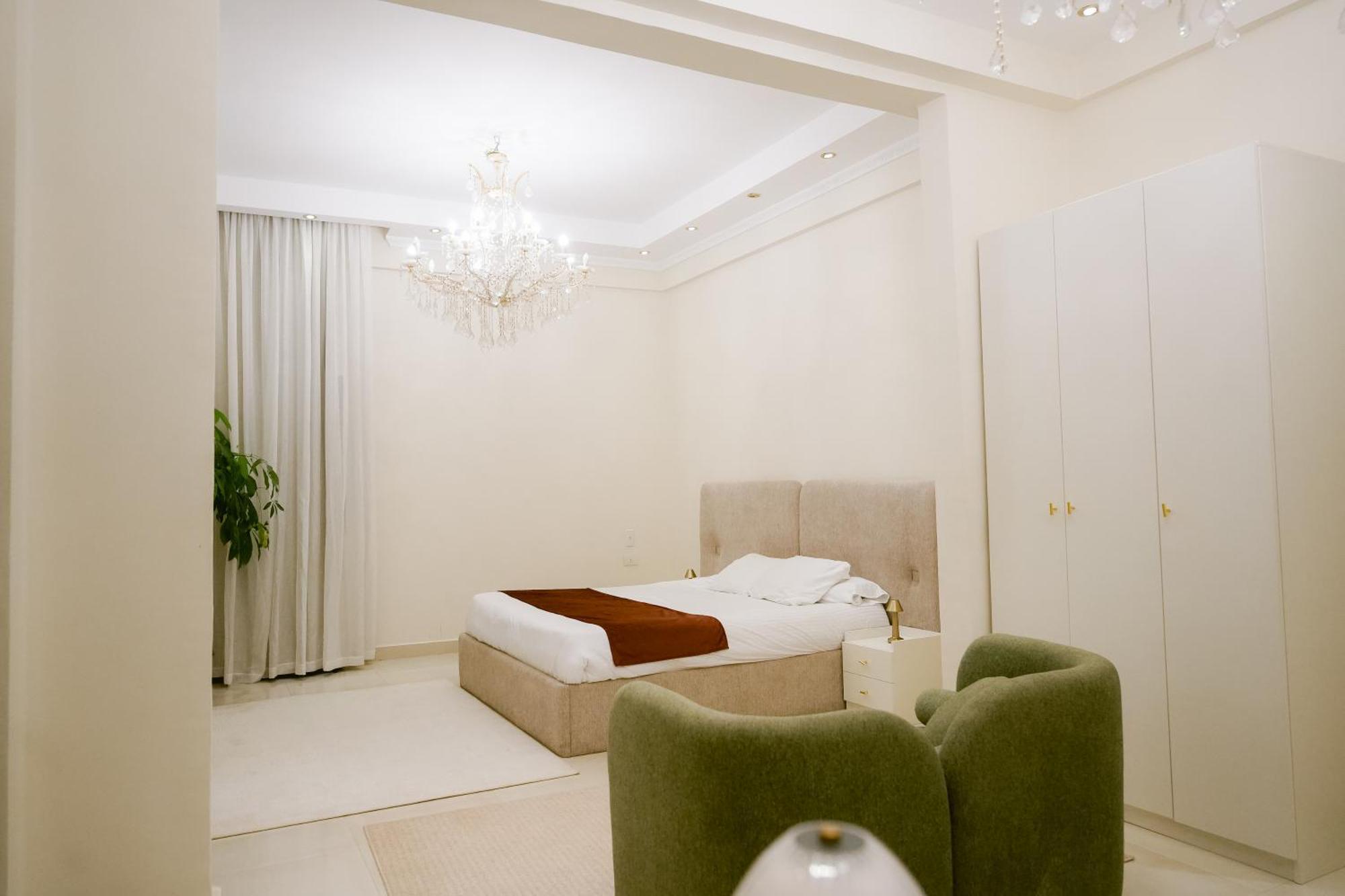 Sphinx House 4*