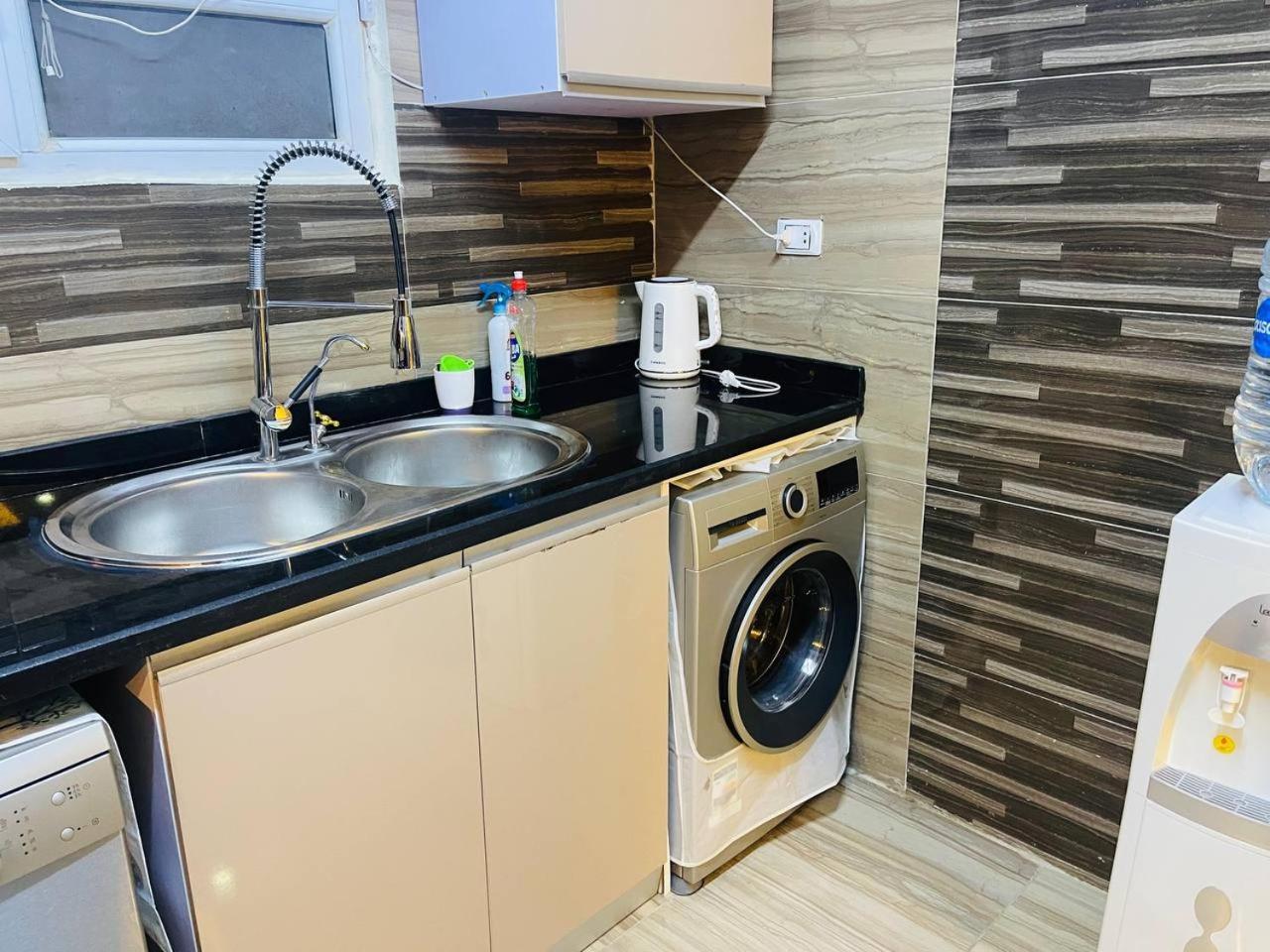 Crown With Fitness And Wellness Apartment