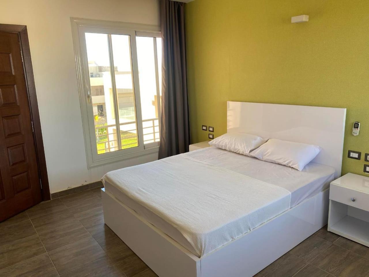 Modern Hacienda Bay 4 Bedrooms Maid Or Driver's * El Alamein